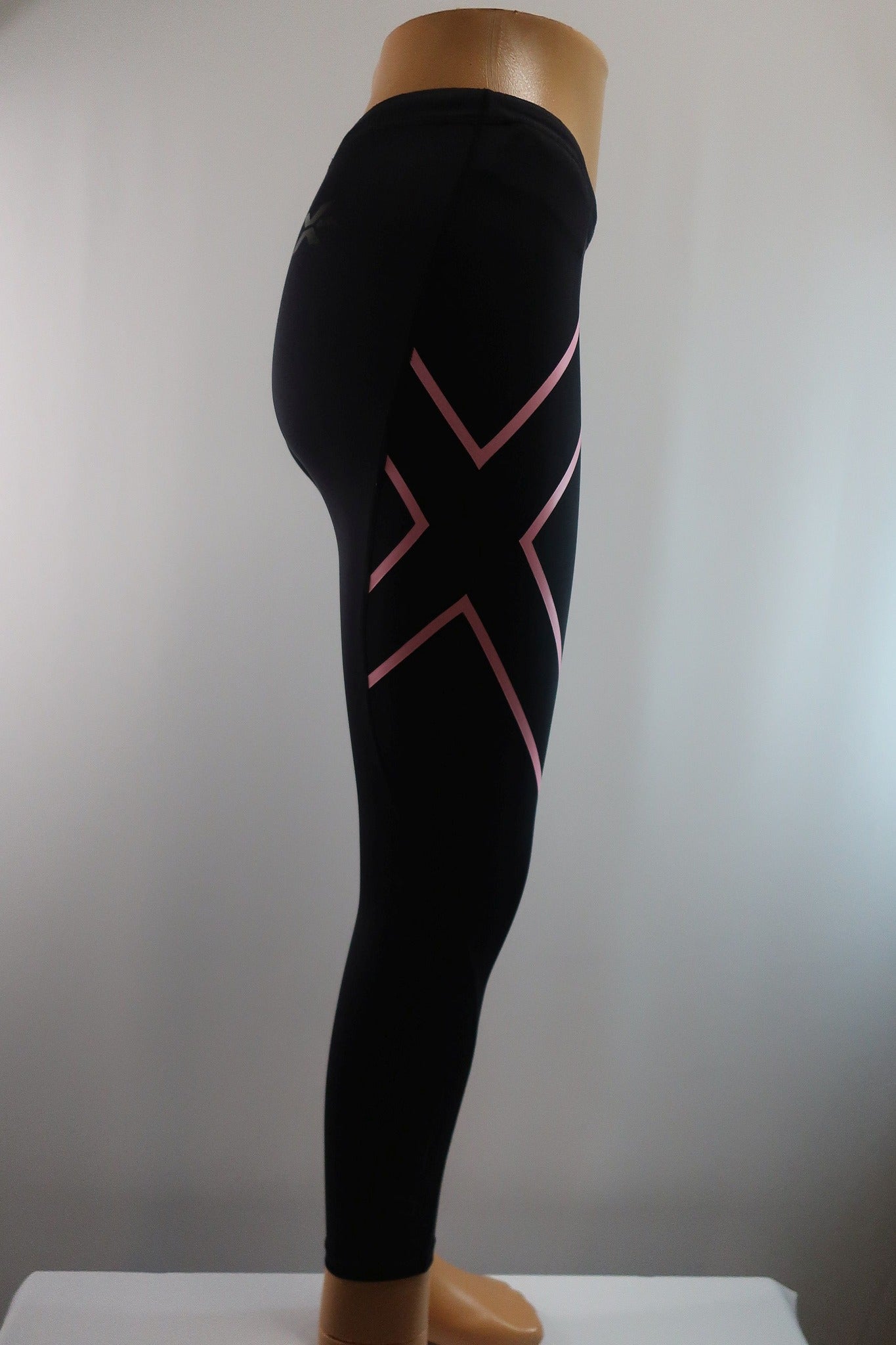2XU moteriškos sportinės kompresinės tamprės M dydis