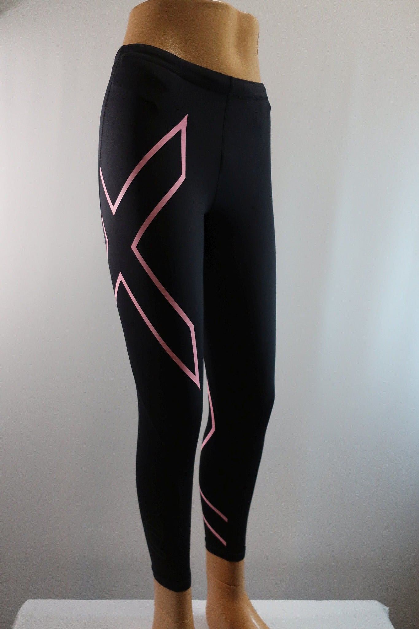 2XU moteriškos sportinės kompresinės tamprės M dydis