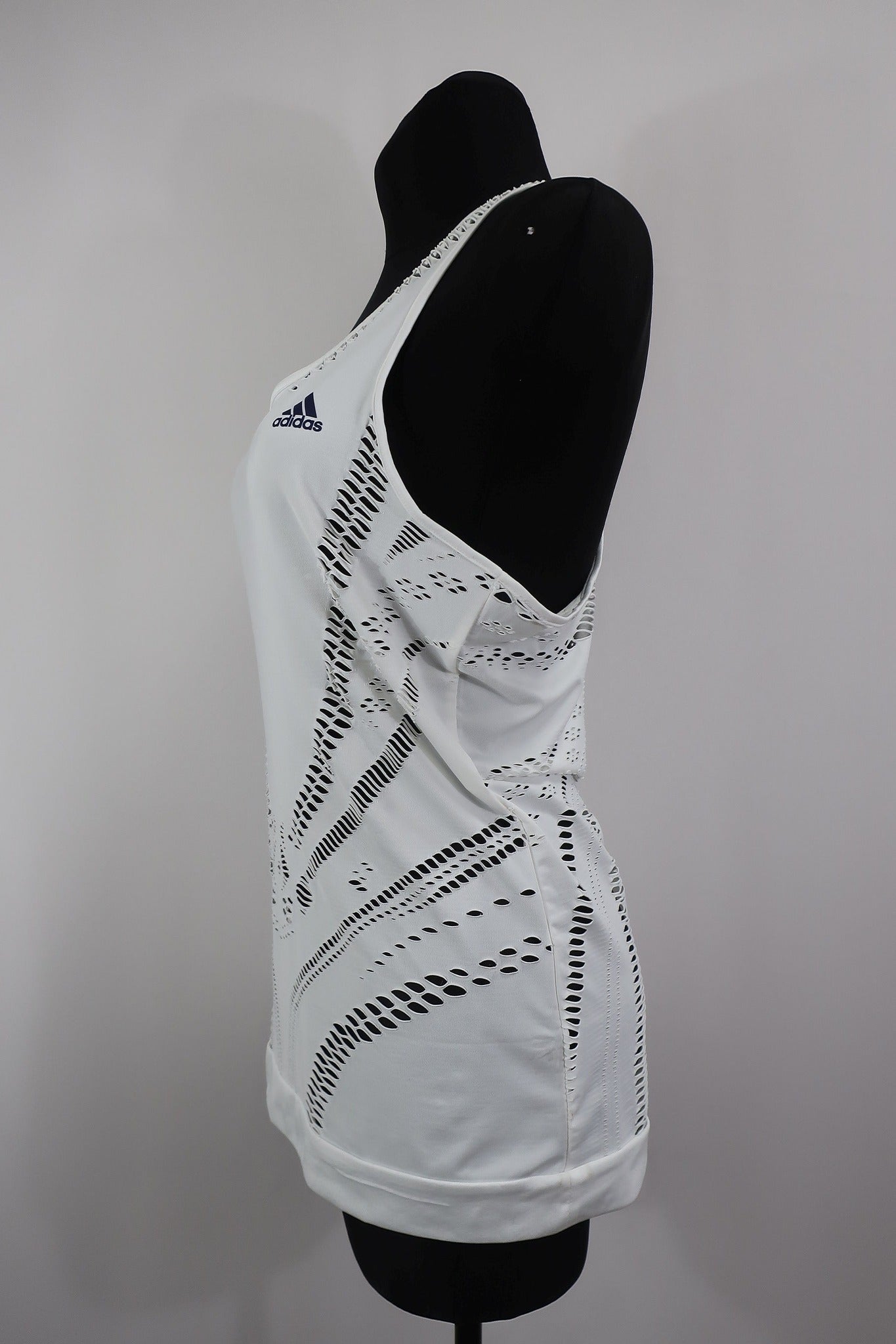 ADIDAS moteriški sportiniai marškinėliai L dydis.