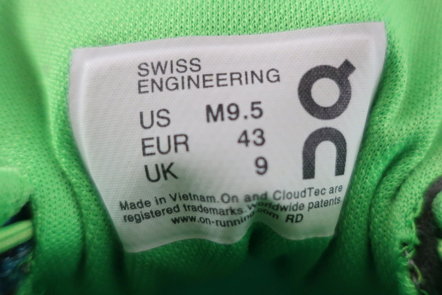 ON CLOUD (Swiss Engineering) sportiniai batai 43 dydis