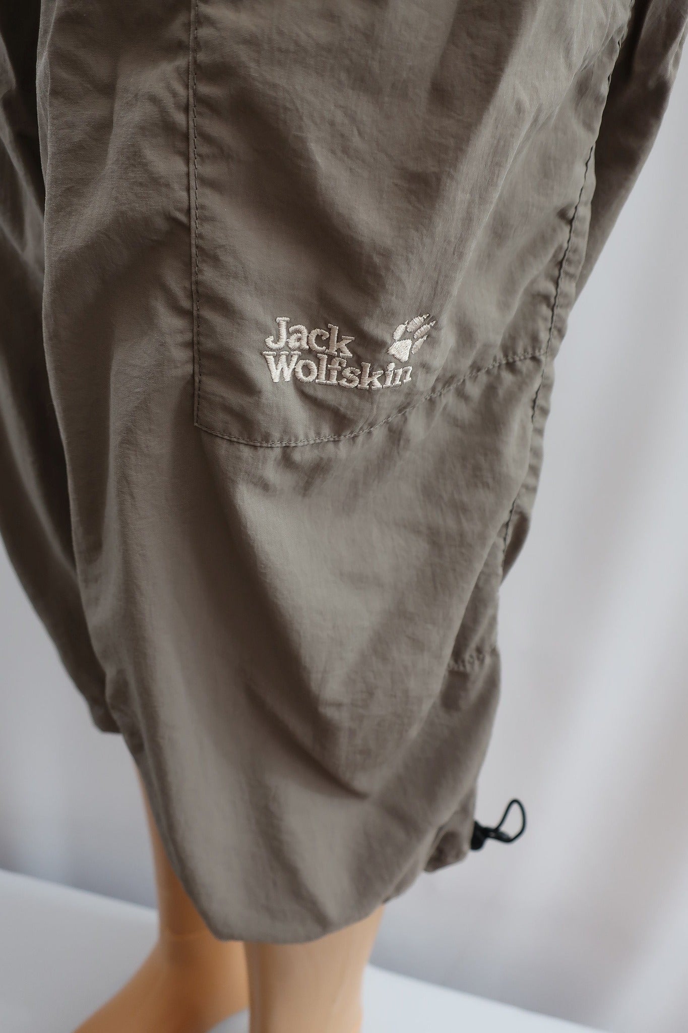 JACK WOLFSKIN vyriški ilgi šortai/bridžai L dydis.