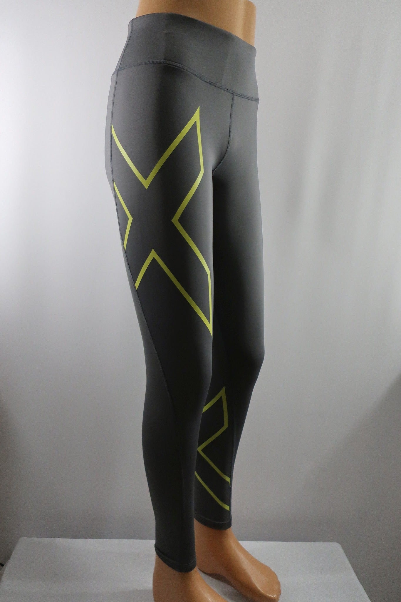 2XU moteriškos sportinės kompresinės tamprės MT dydis