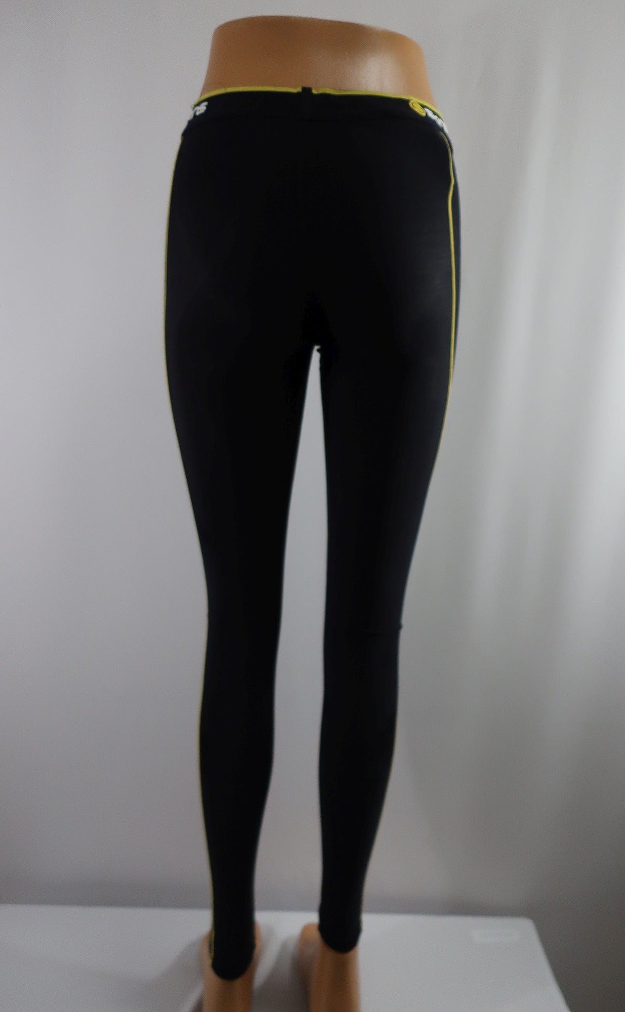 SKINS vyriškos kompresinės sportinės tamprės M/L dydis
