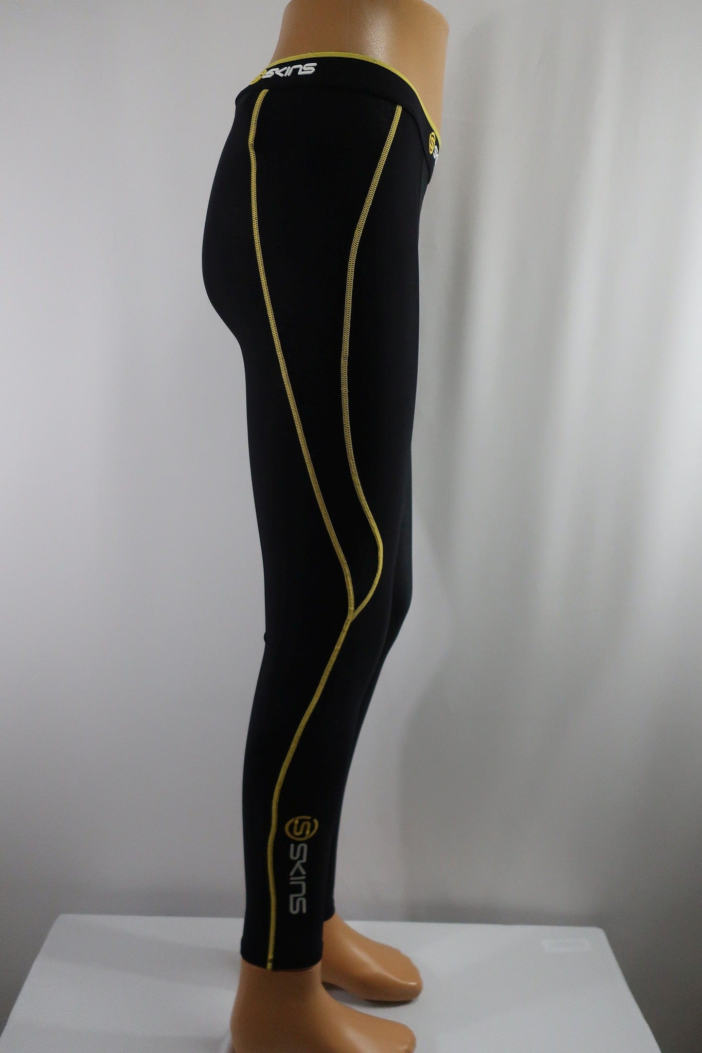 SKINS vyriškos kompresinės sportinės tamprės M/L dydis