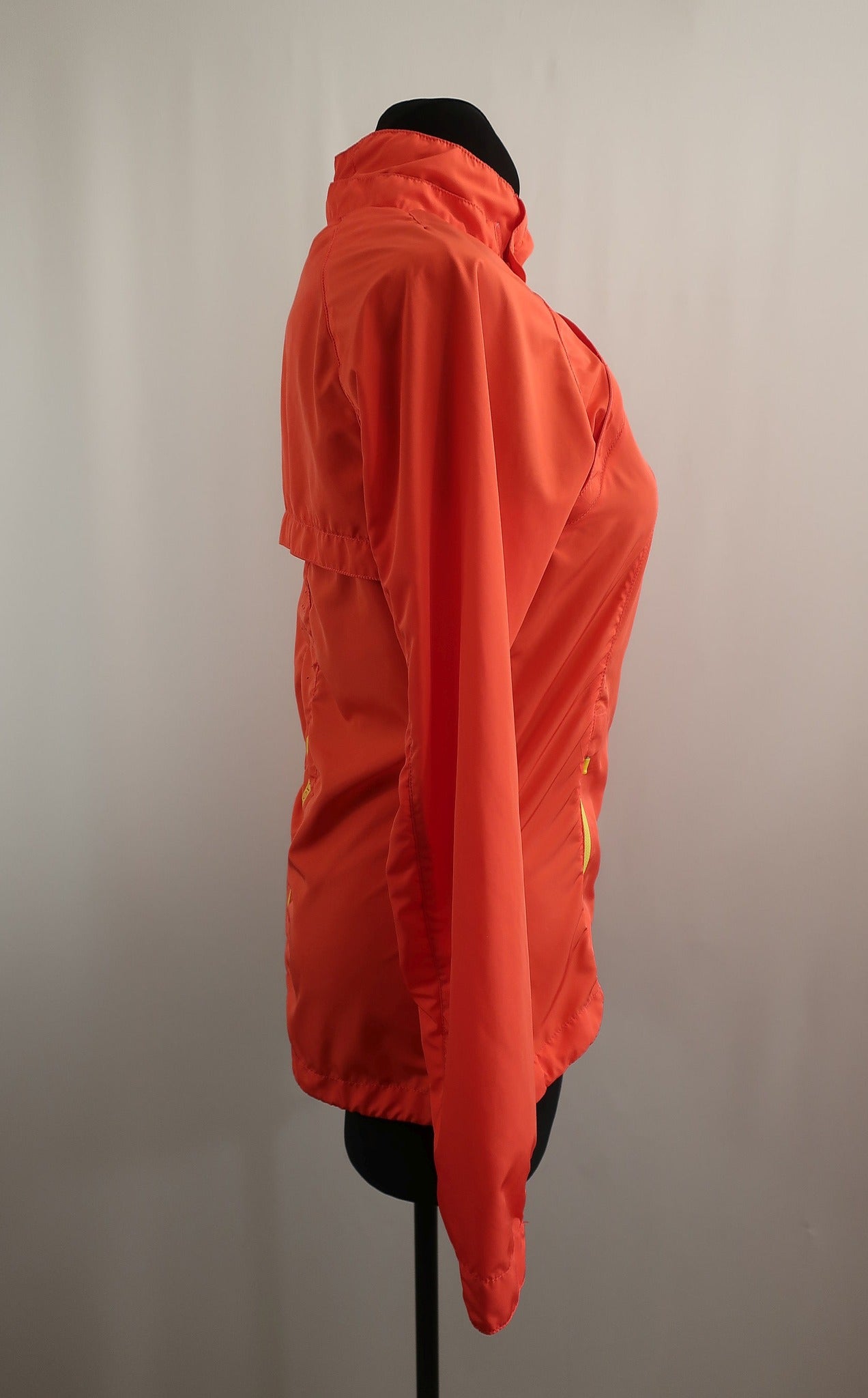 HELLY HANSEN moteriškas bėgimo švarkas/ striukė S/M dydis.