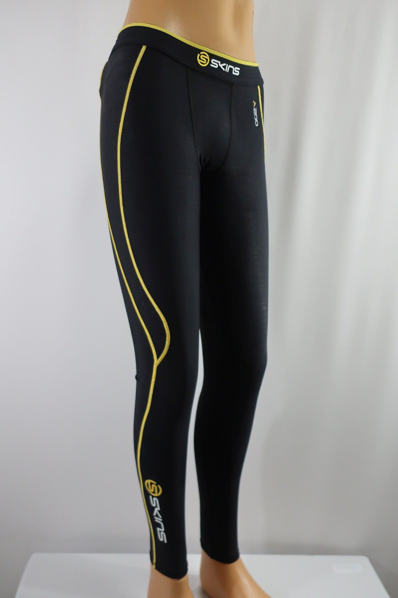SKINS vyriškos kompresinės sportinės tamprės M/L dydis