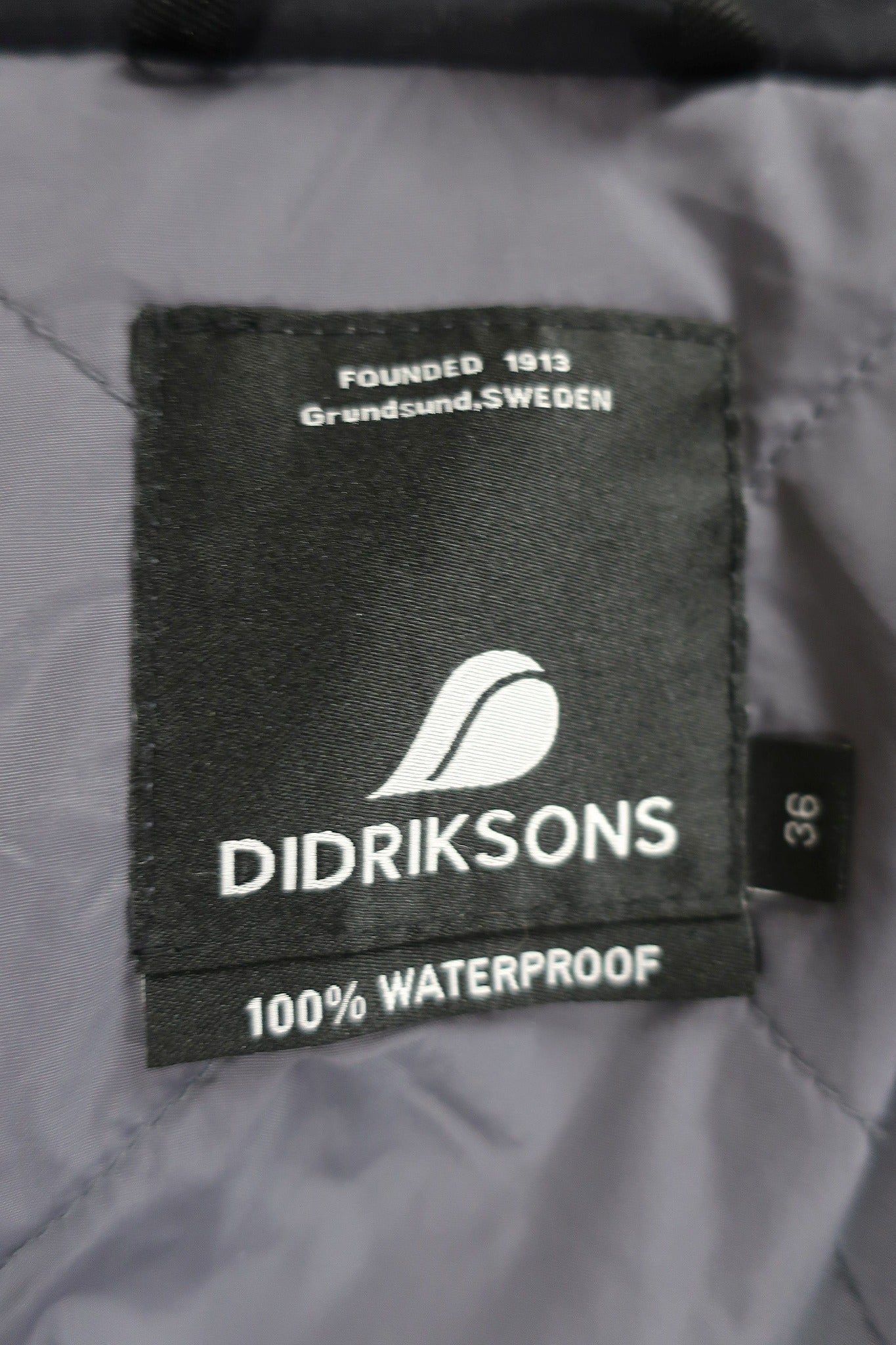 DIDRIKSONS moteriška parka/puspaltis 36 dydis