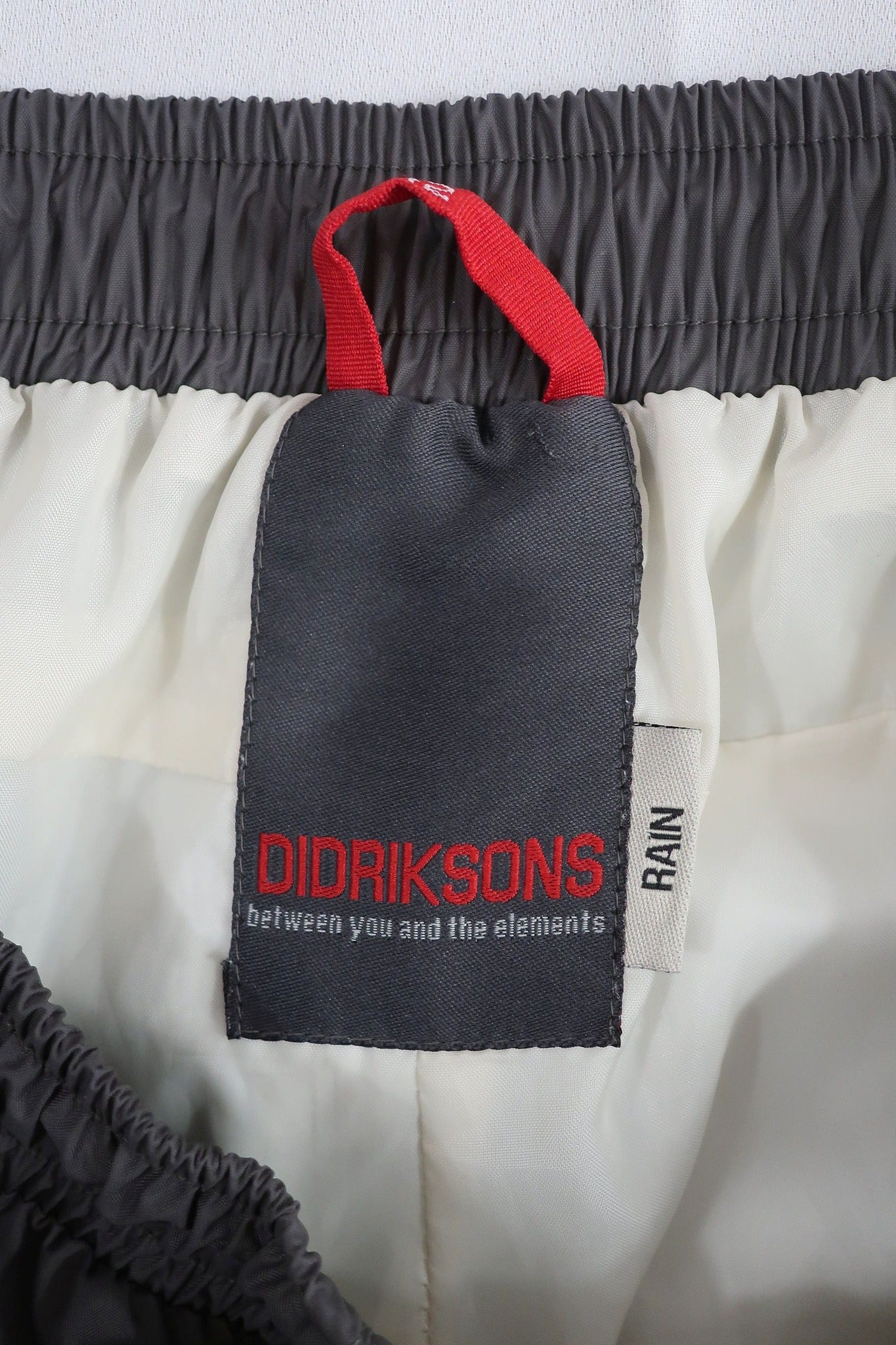 DIDRIKSONS neperšlampančios laisvalaikio kelnės 42 dydis