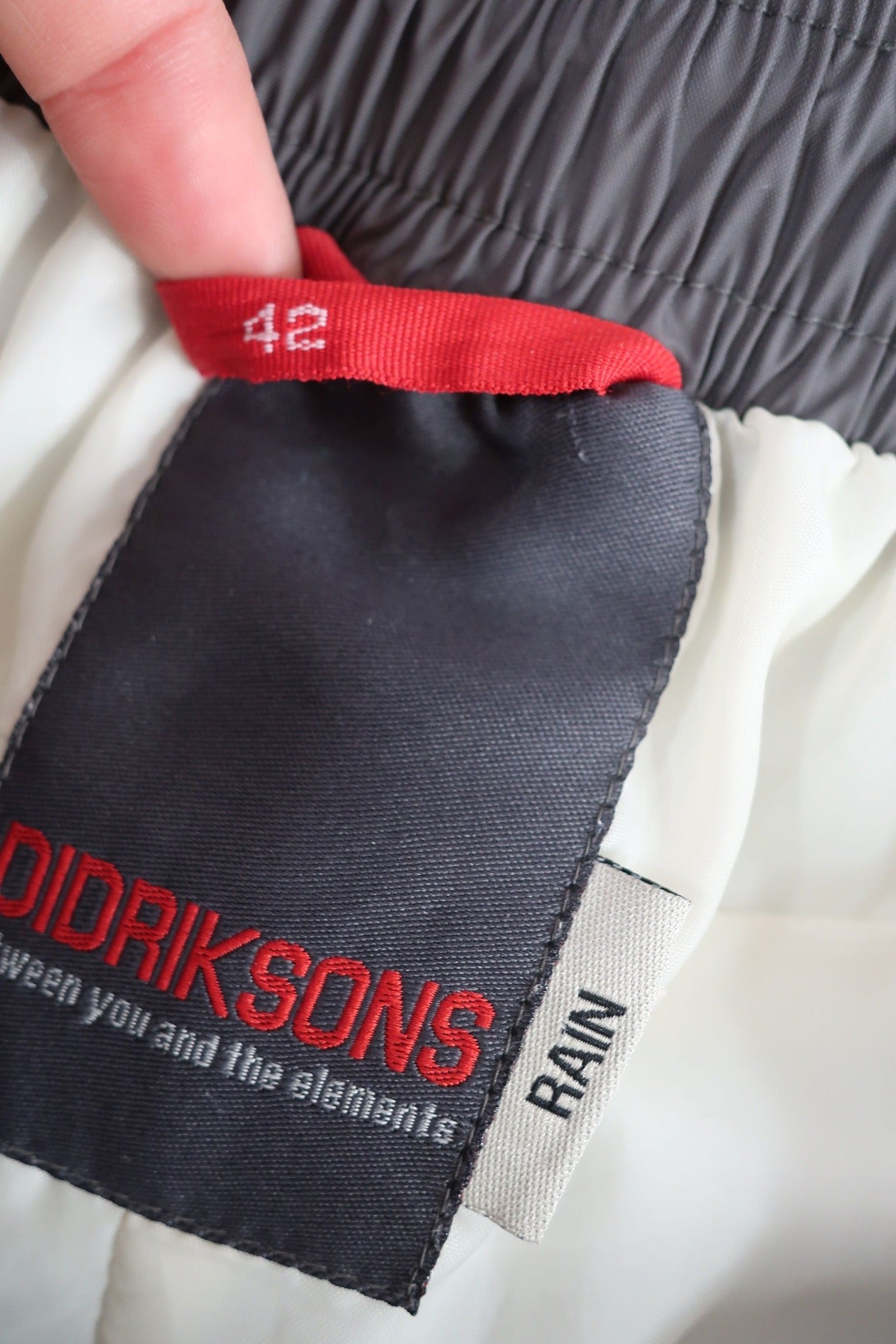 DIDRIKSONS neperšlampančios laisvalaikio kelnės 42 dydis