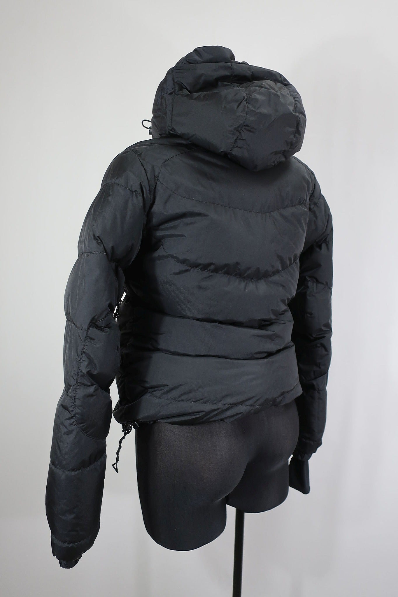 BERGANS moteriška pūkinė striukė S dydis.