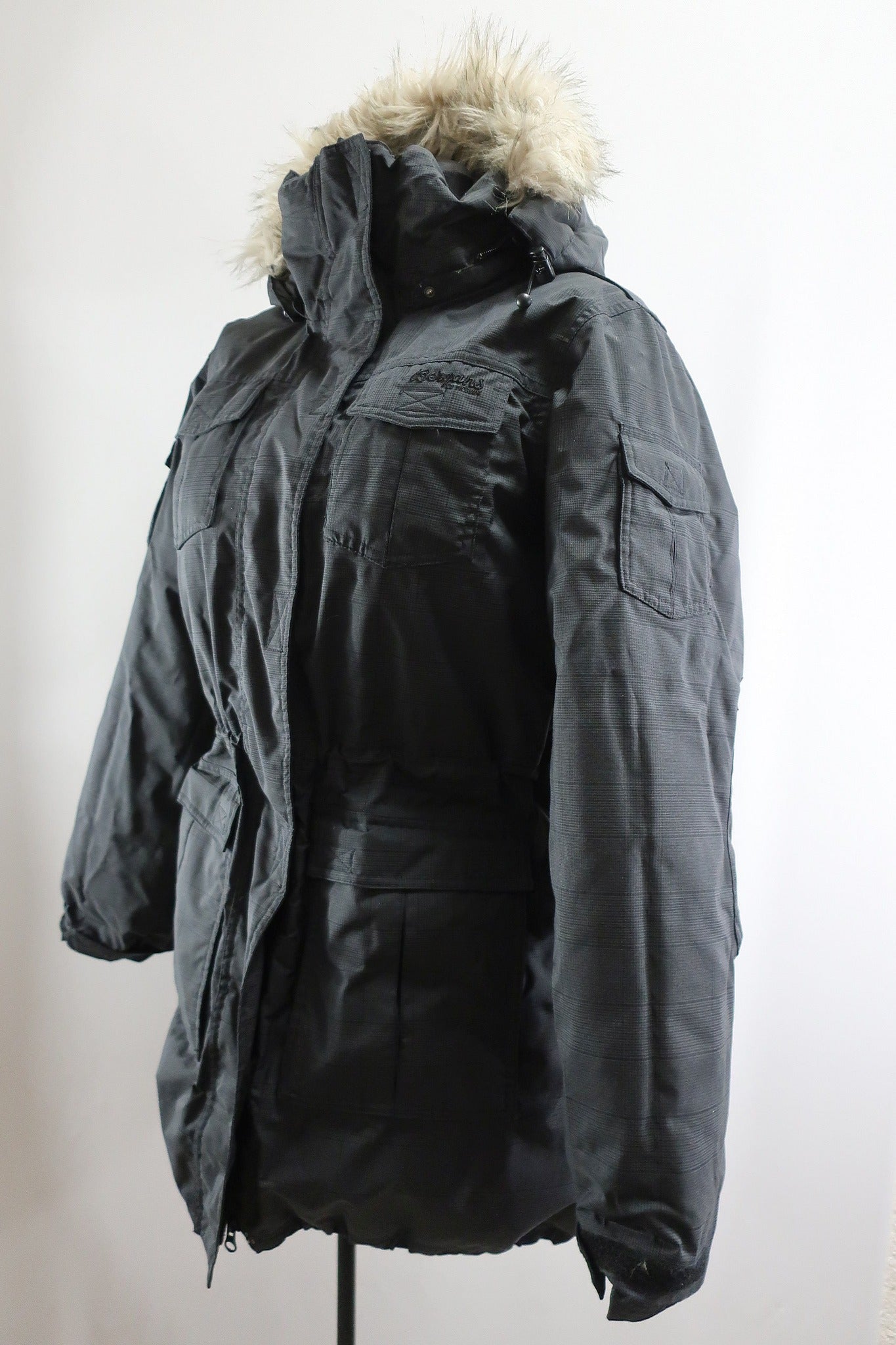 BERGANS moteriška pūkinė parka/ilga striukė/puspaltis L dydis