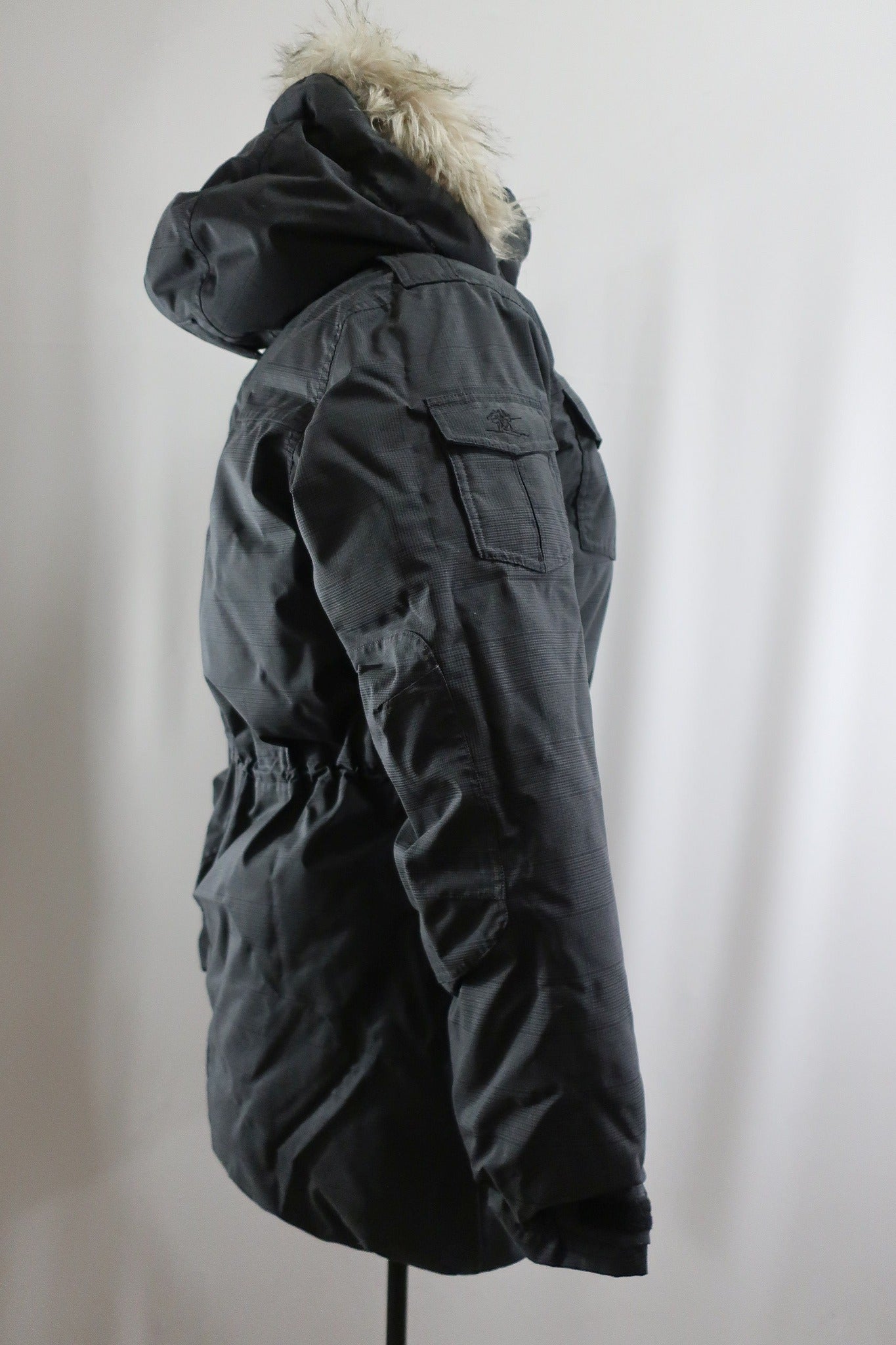 BERGANS moteriška pūkinė parka/ilga striukė/puspaltis L dydis
