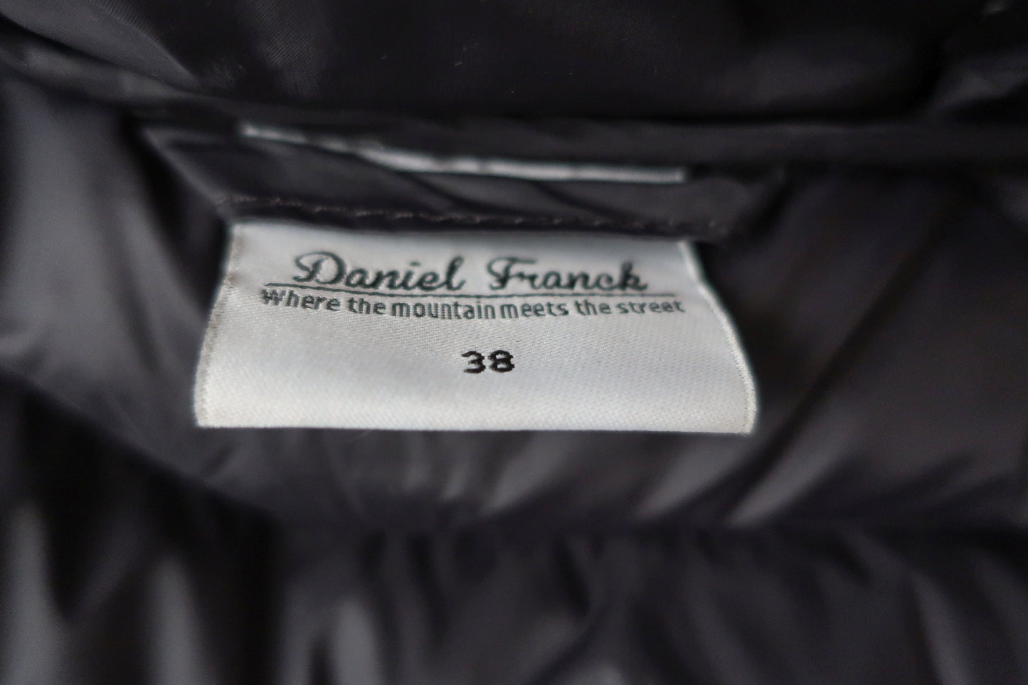 DANIEL FRANCK moteriška lengva pūkinė striukė 36/38 dydis