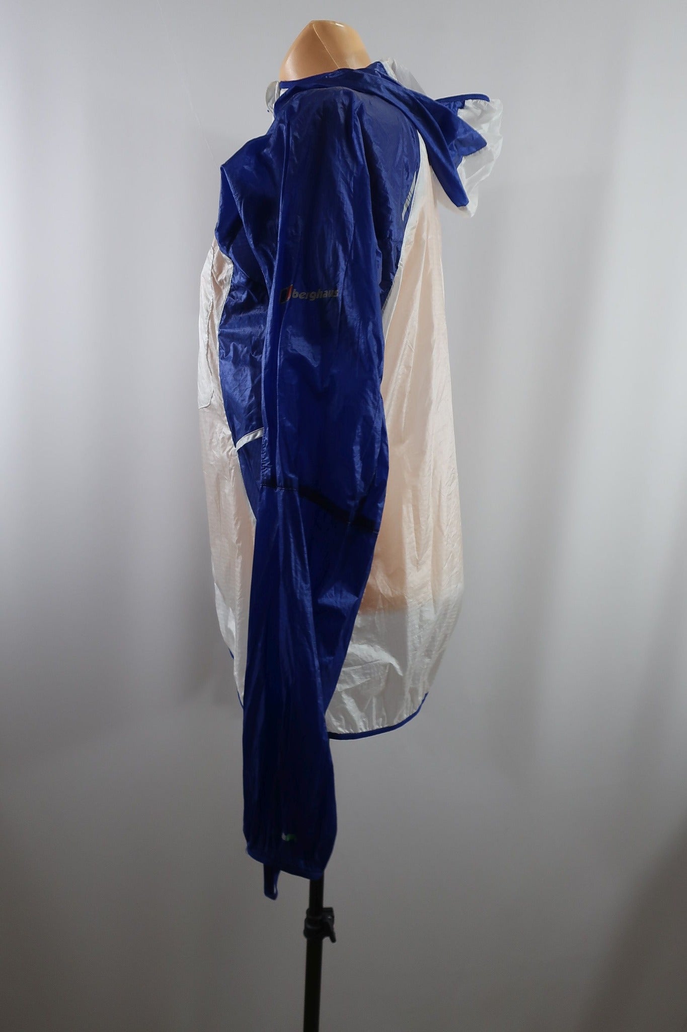BERGHAUS moteriška sportinė striukė/vėjinukė M/L dydis