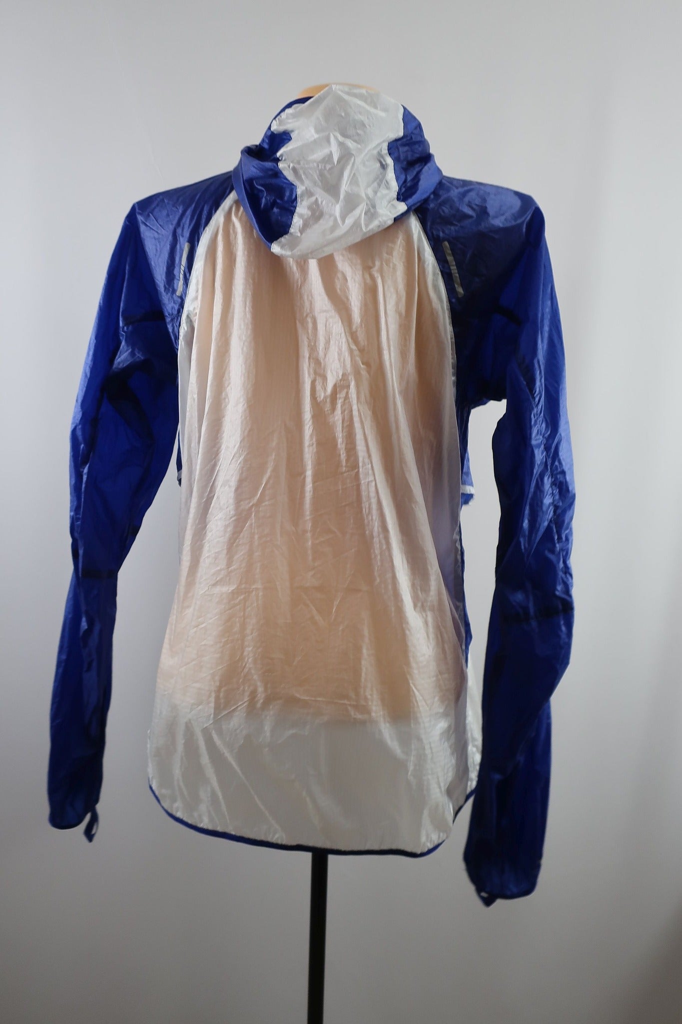 BERGHAUS moteriška sportinė striukė/vėjinukė M/L dydis