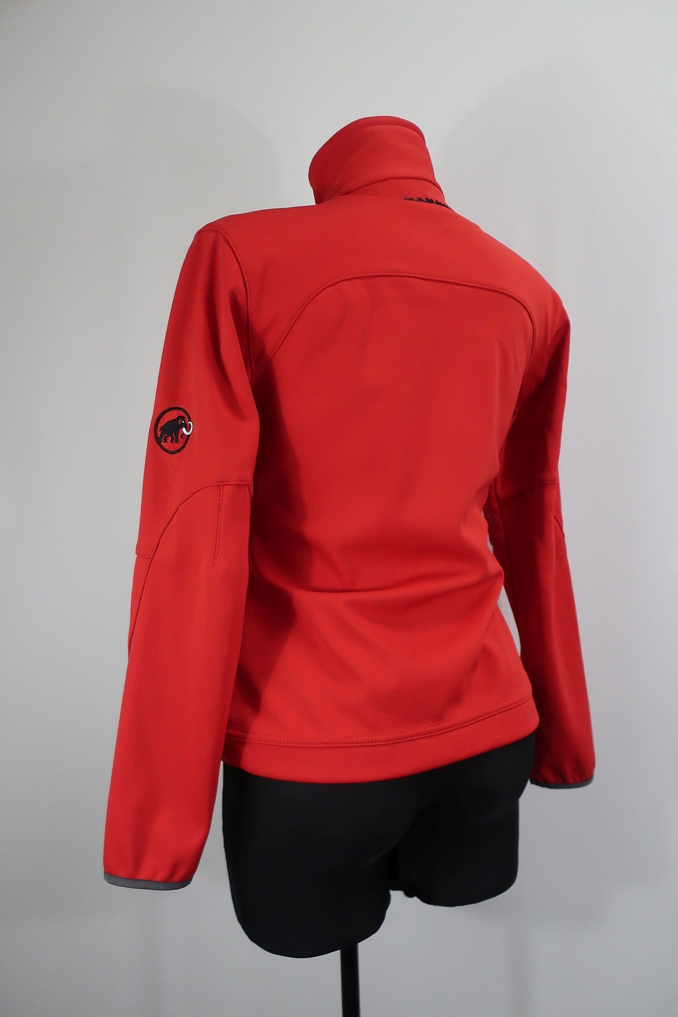 MAMMUT moteriška softšelinė striukė S dydis