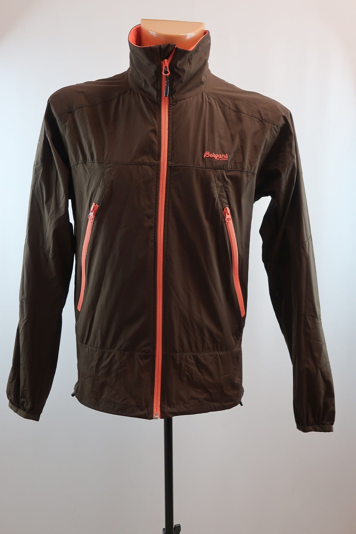 BERGANS vyriška lengva striukė /vėjinukė S dydis