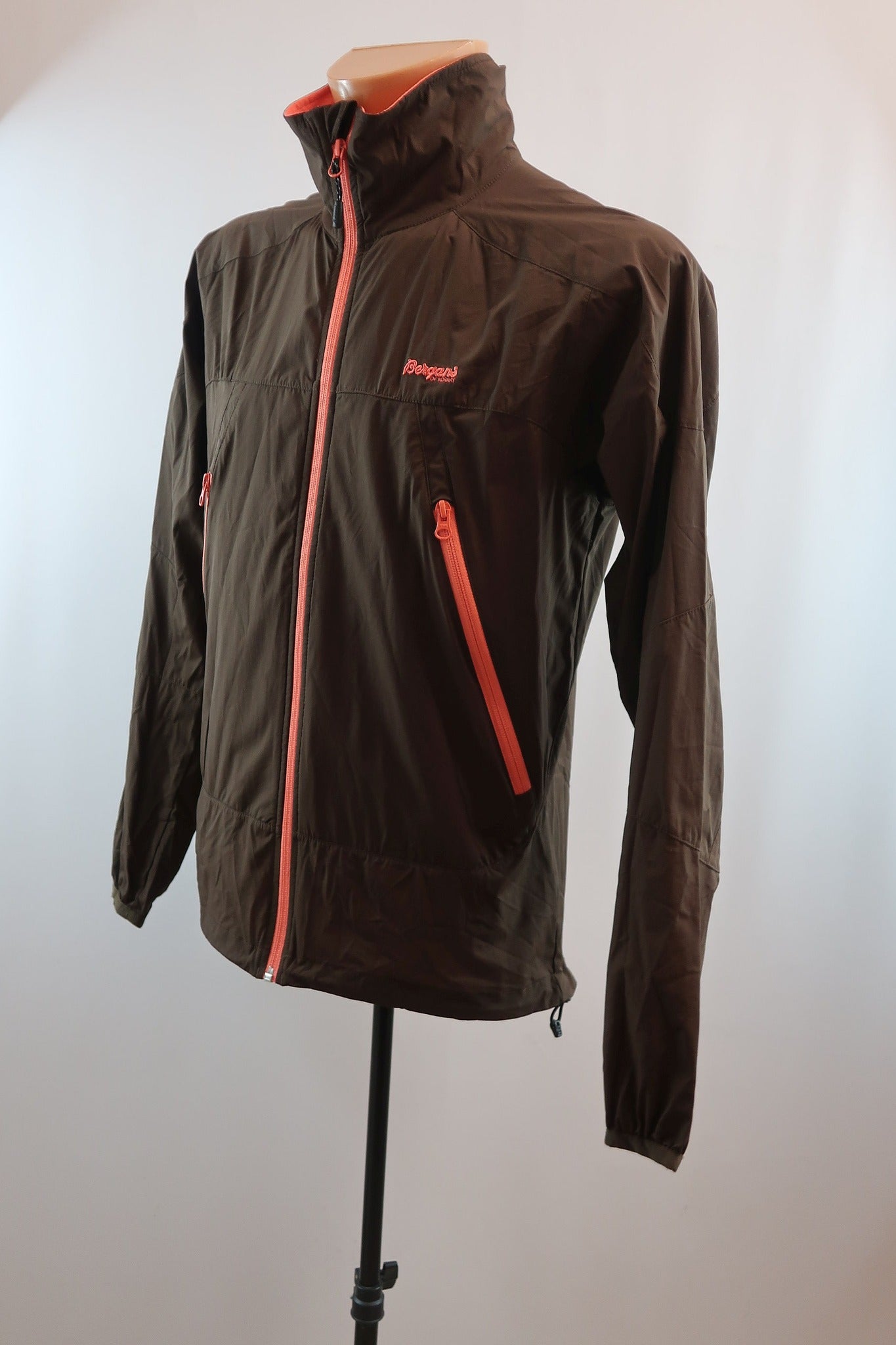 BERGANS vyriška lengva striukė /vėjinukė S dydis