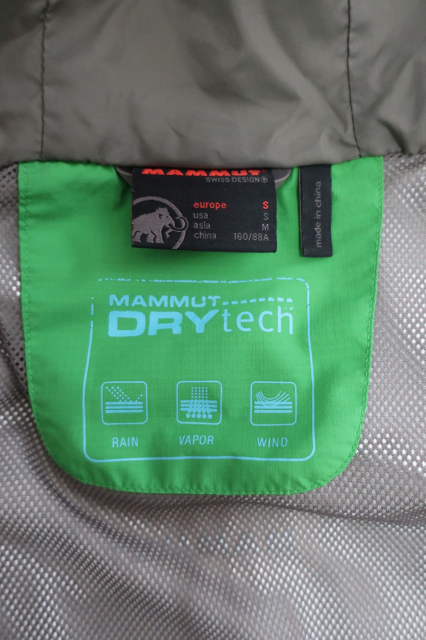 MAMMUT moteriška striukė S dydis