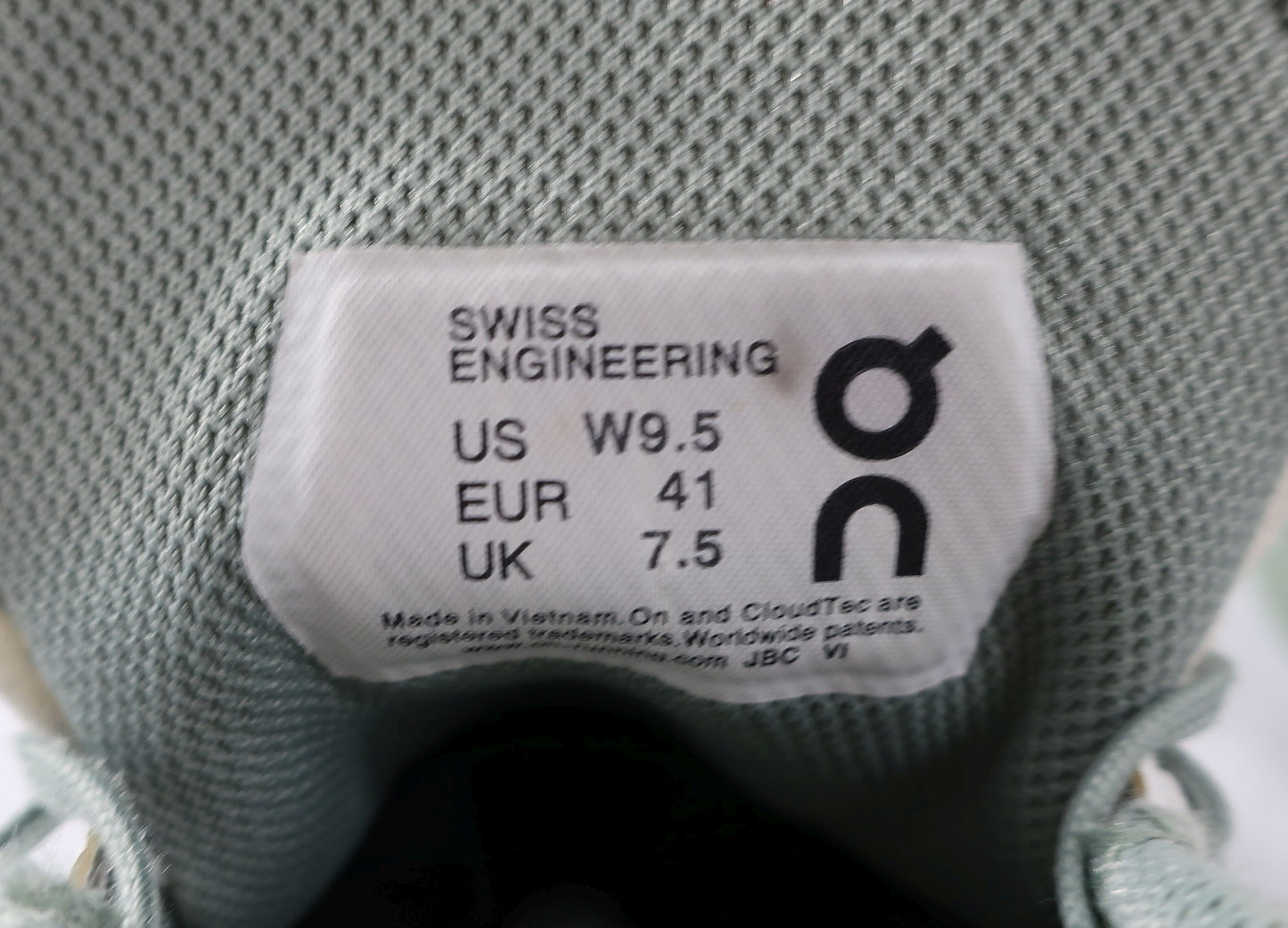 ON CLOUD (Swiss Engineering) sportiniai batai 40/40,5 dydis