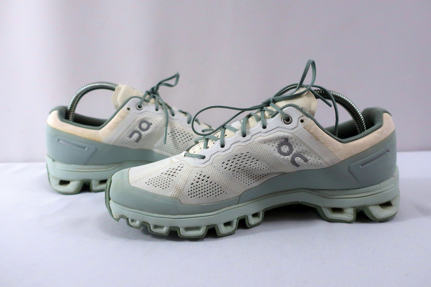 ON CLOUD (Swiss Engineering) sportiniai batai 40/40,5 dydis