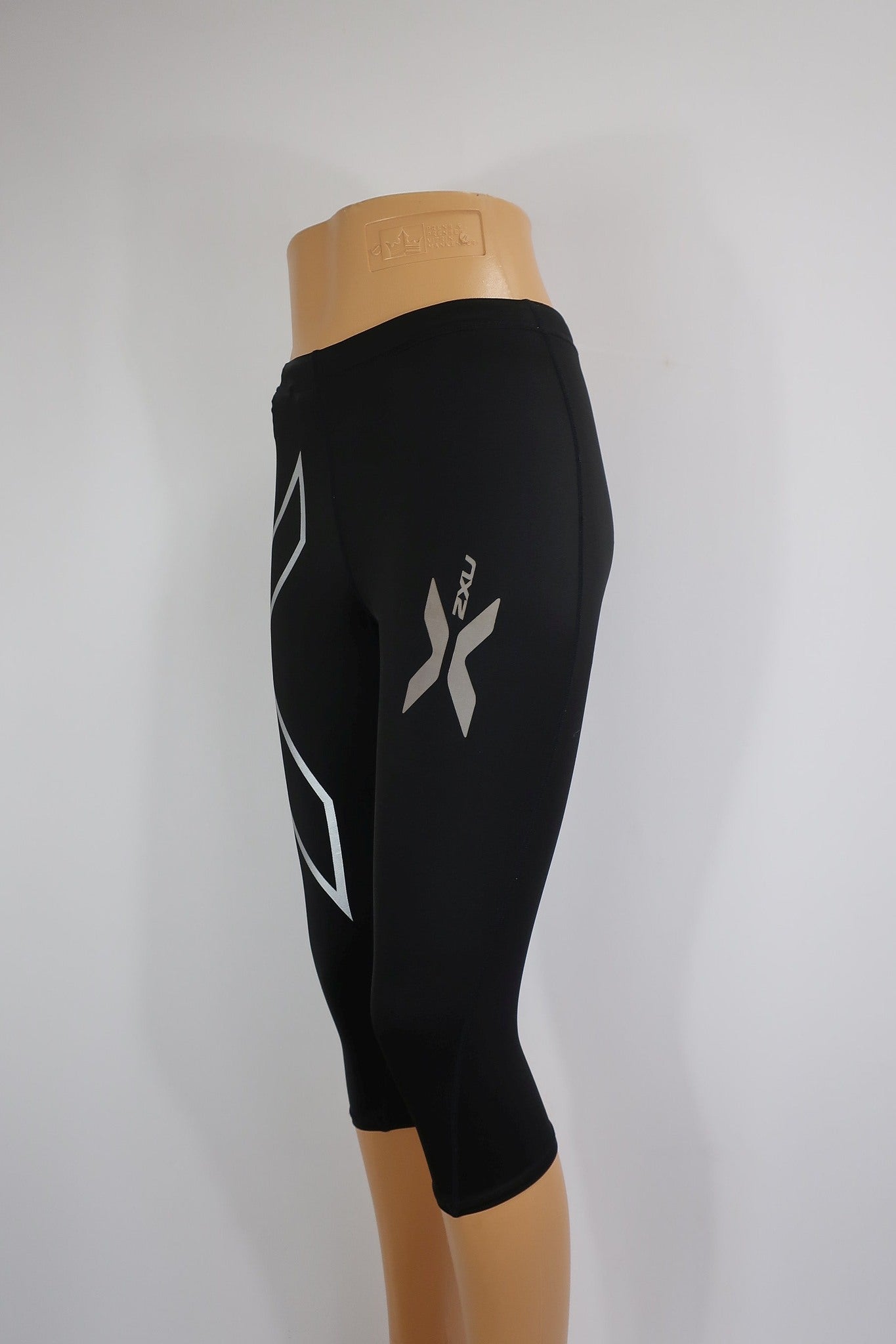 2XU moteriški kompresiniai sportiniai šortai M dydis