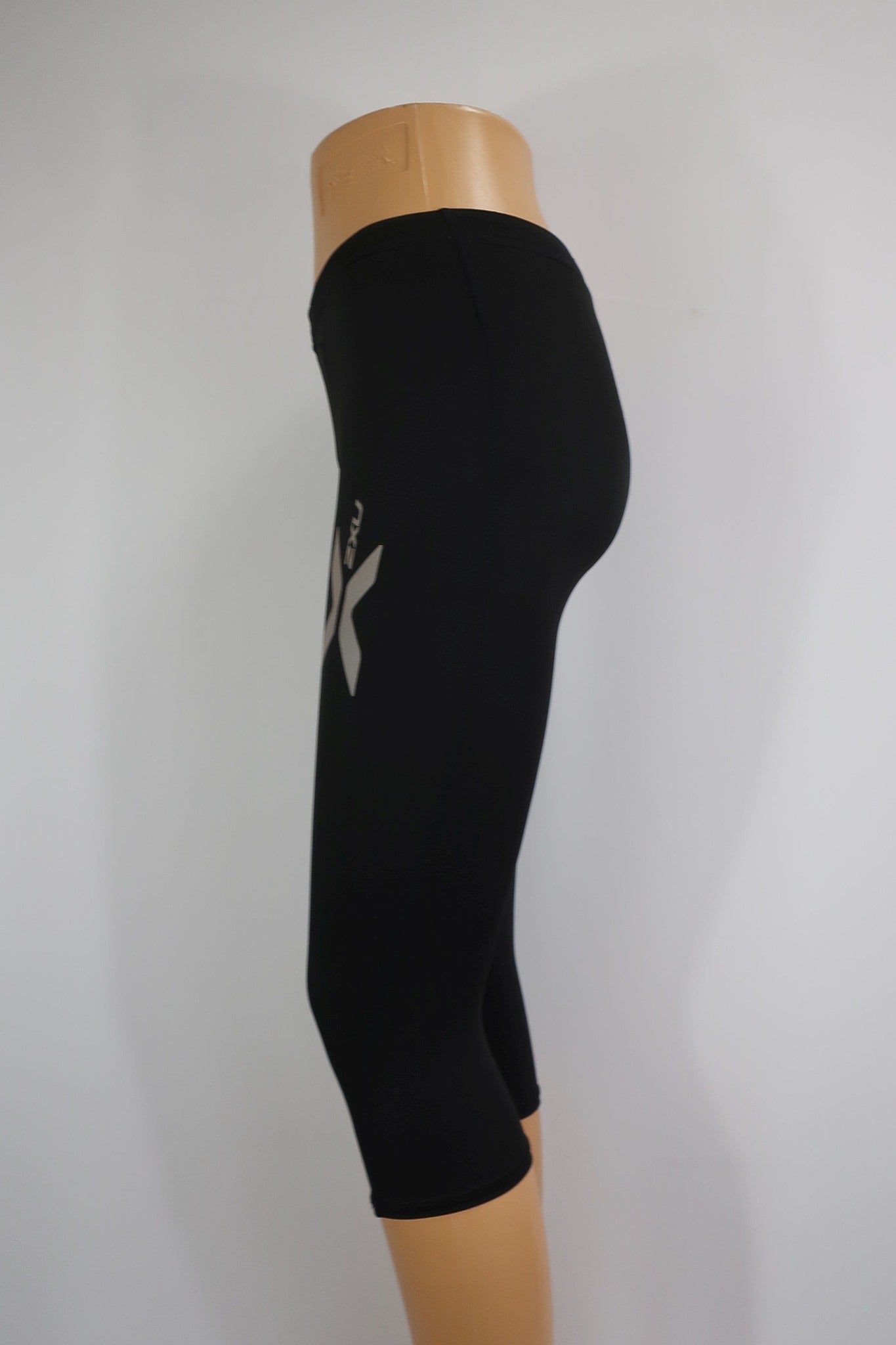 2XU moteriški kompresiniai sportiniai šortai M dydis