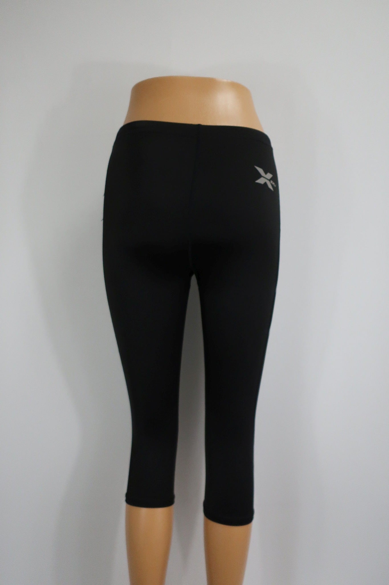2XU moteriški kompresiniai sportiniai šortai M dydis