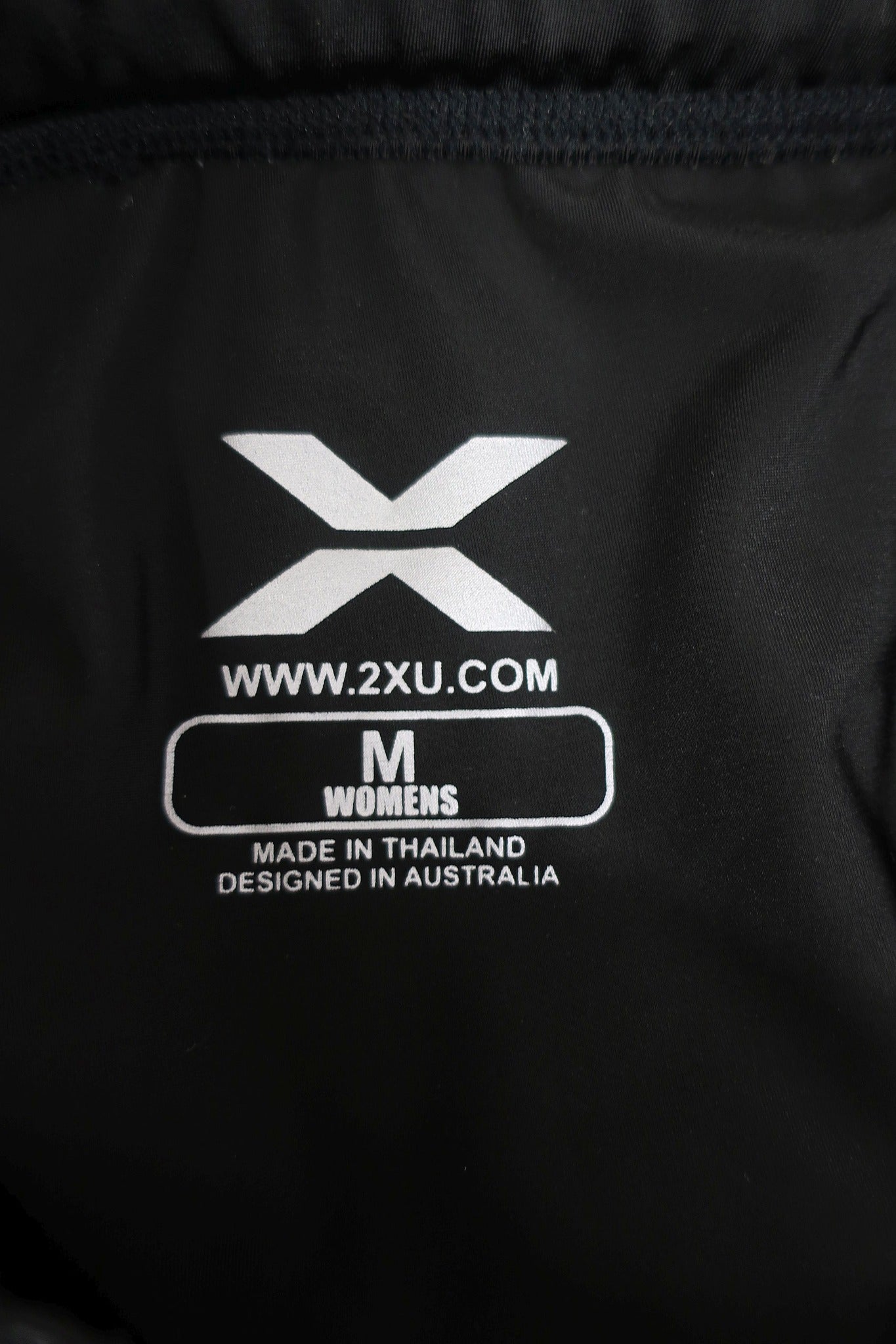 2XU moteriški kompresiniai sportiniai šortai M dydis