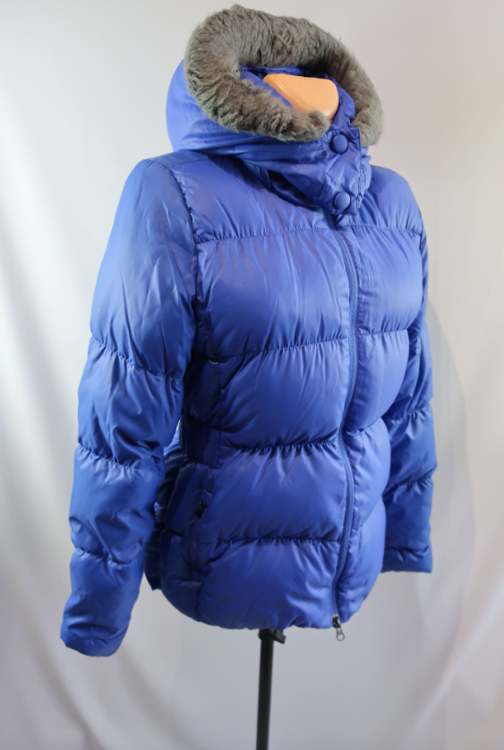 ADIDAS moteriška pūkinė striukė 36/38 dydis.