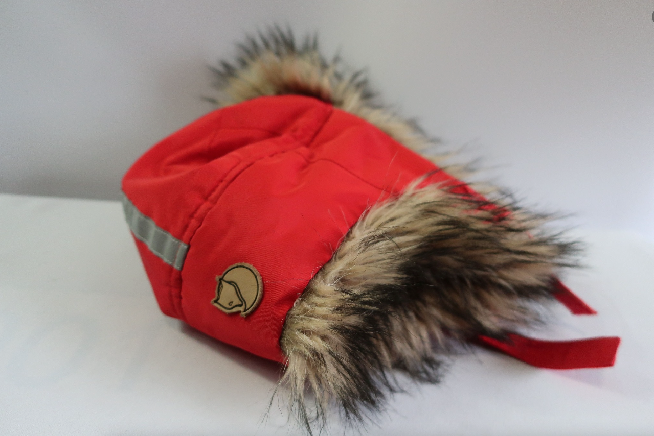 FJALLRAVEN vaikiška šilta kepurė