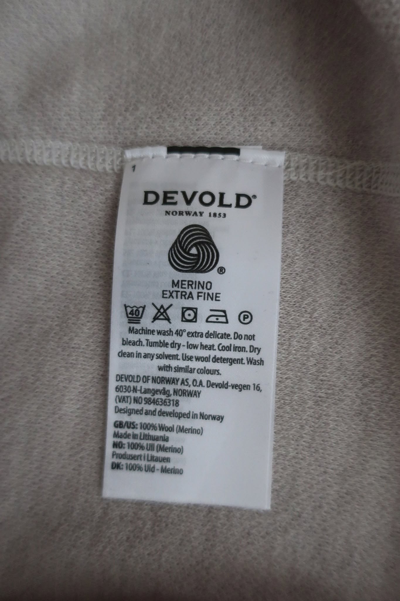 DEVOLD moteriški nauji marškinėliai su merino vilna L/XL dydis