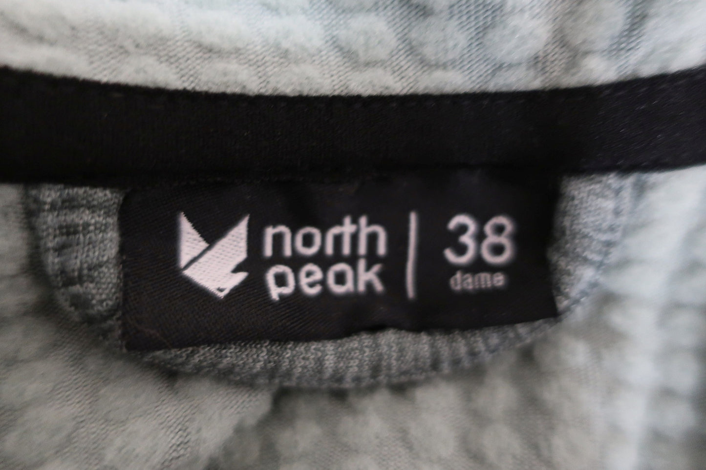 NORTH PEAK moteriškas šiltuikas 38/40 dydis
