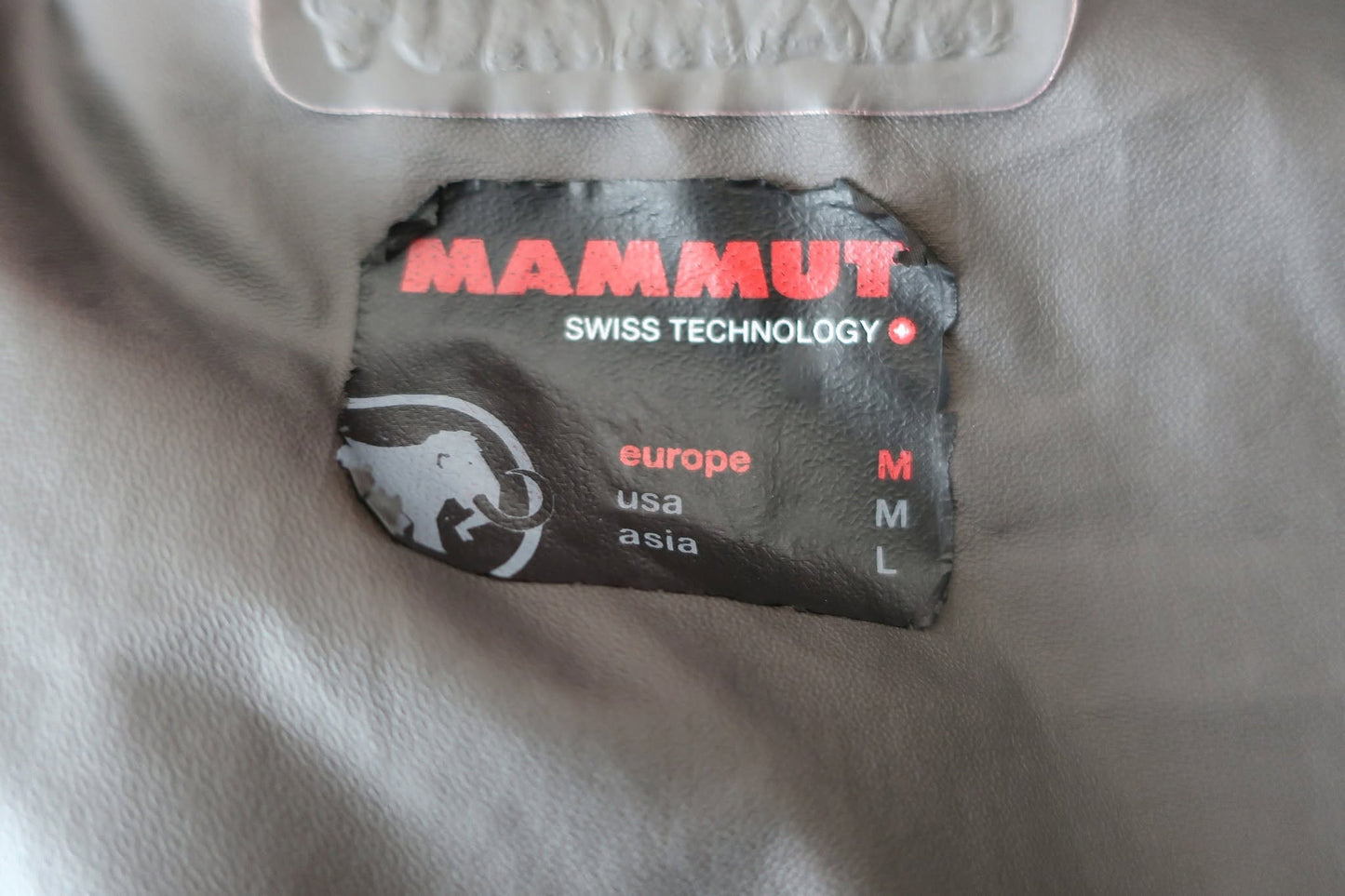 MAMMUT moteriška membraninė striukė su Gore-tex Paclite M dydis