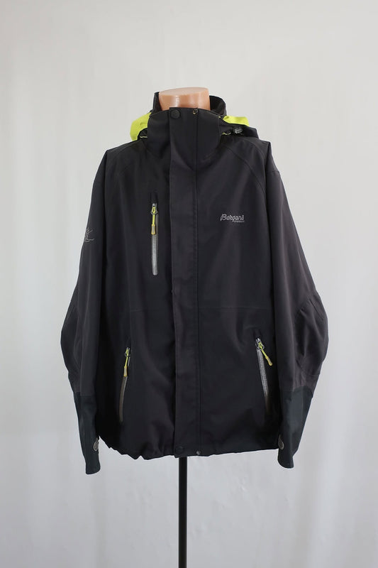 BERGANS membraninė striukė 152 ūgiui