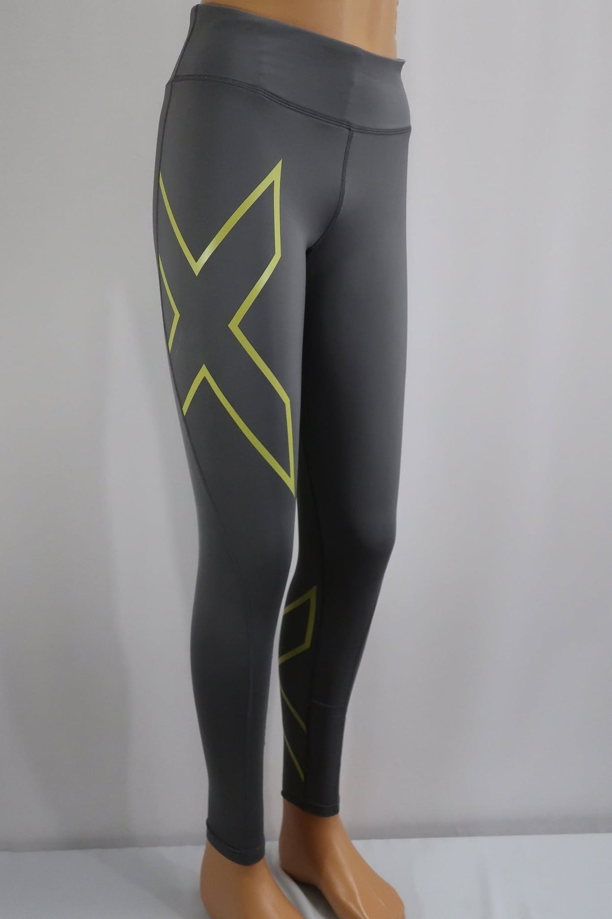 2XU moteriškos sportinės kompresinės tamprės MT ir LT dydis