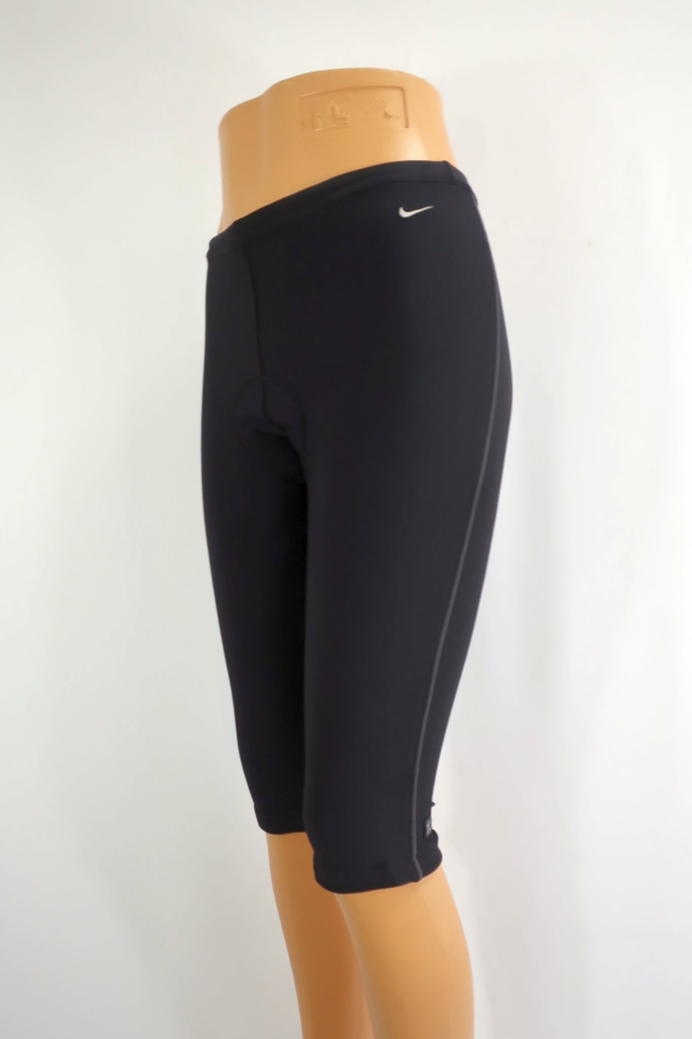 NIKE moteriški dviratiniai šortai M dydis