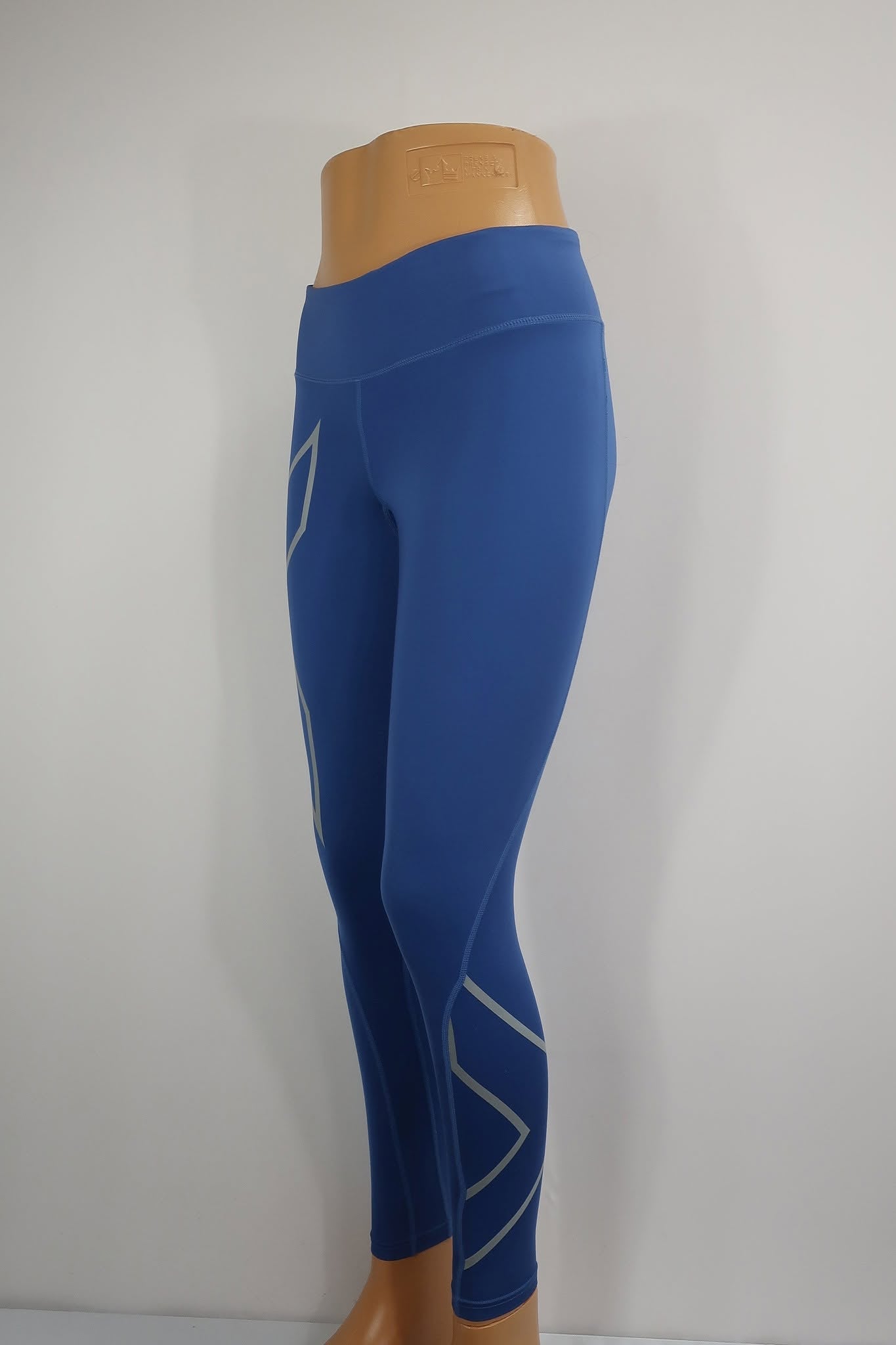 2XU moteriškos sportinės kompresinės tamprės M dydis