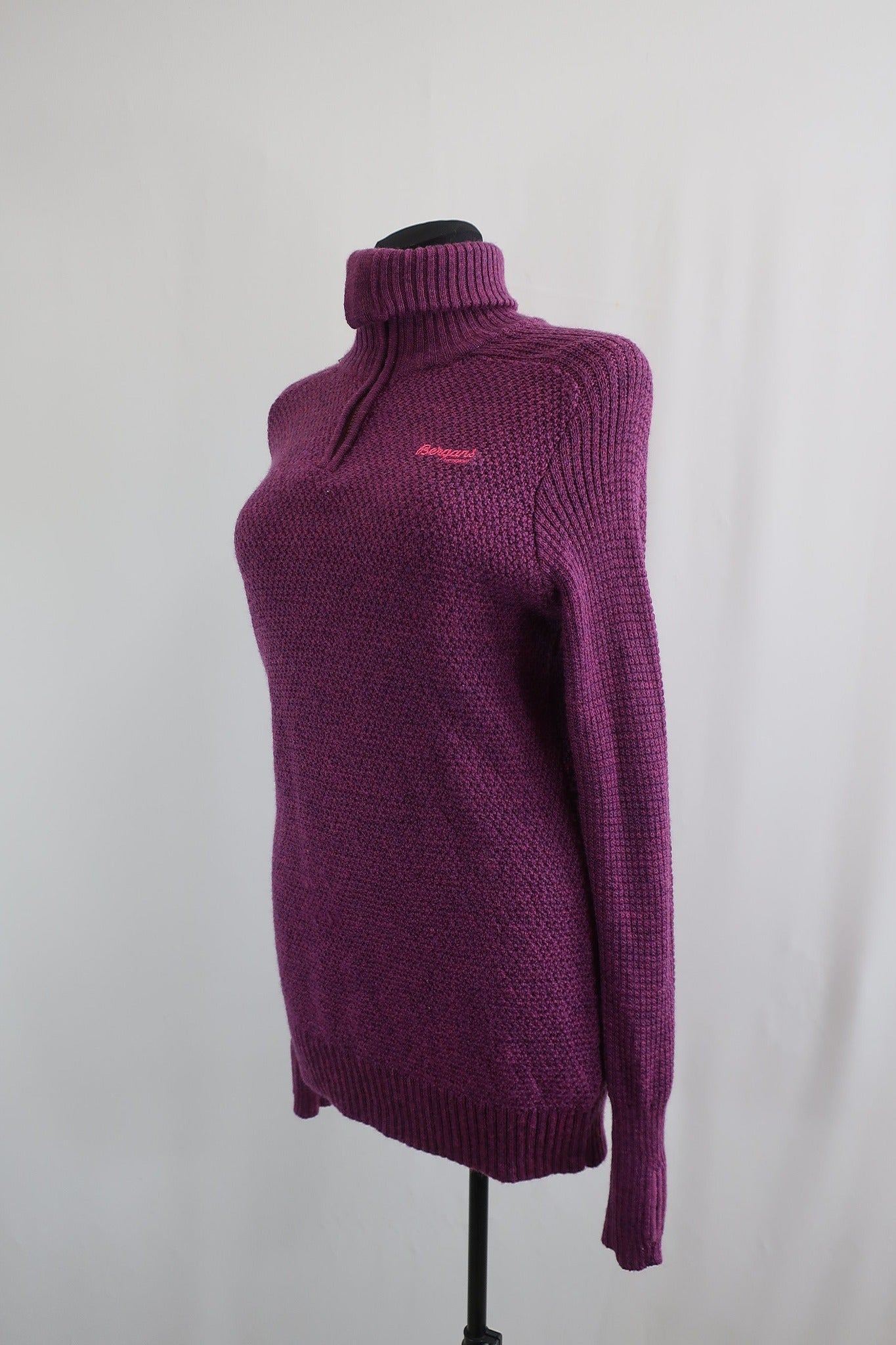 BERGANS merino vilnos moteriškas megztinis M/L dydis