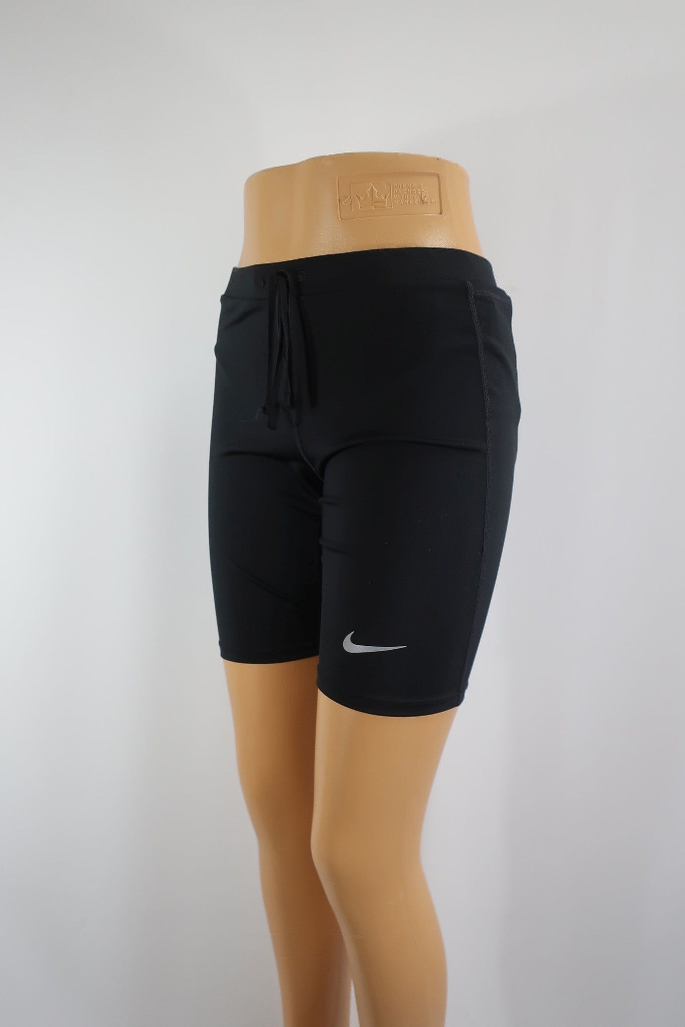 NIKE sportiniai šortai L dydis