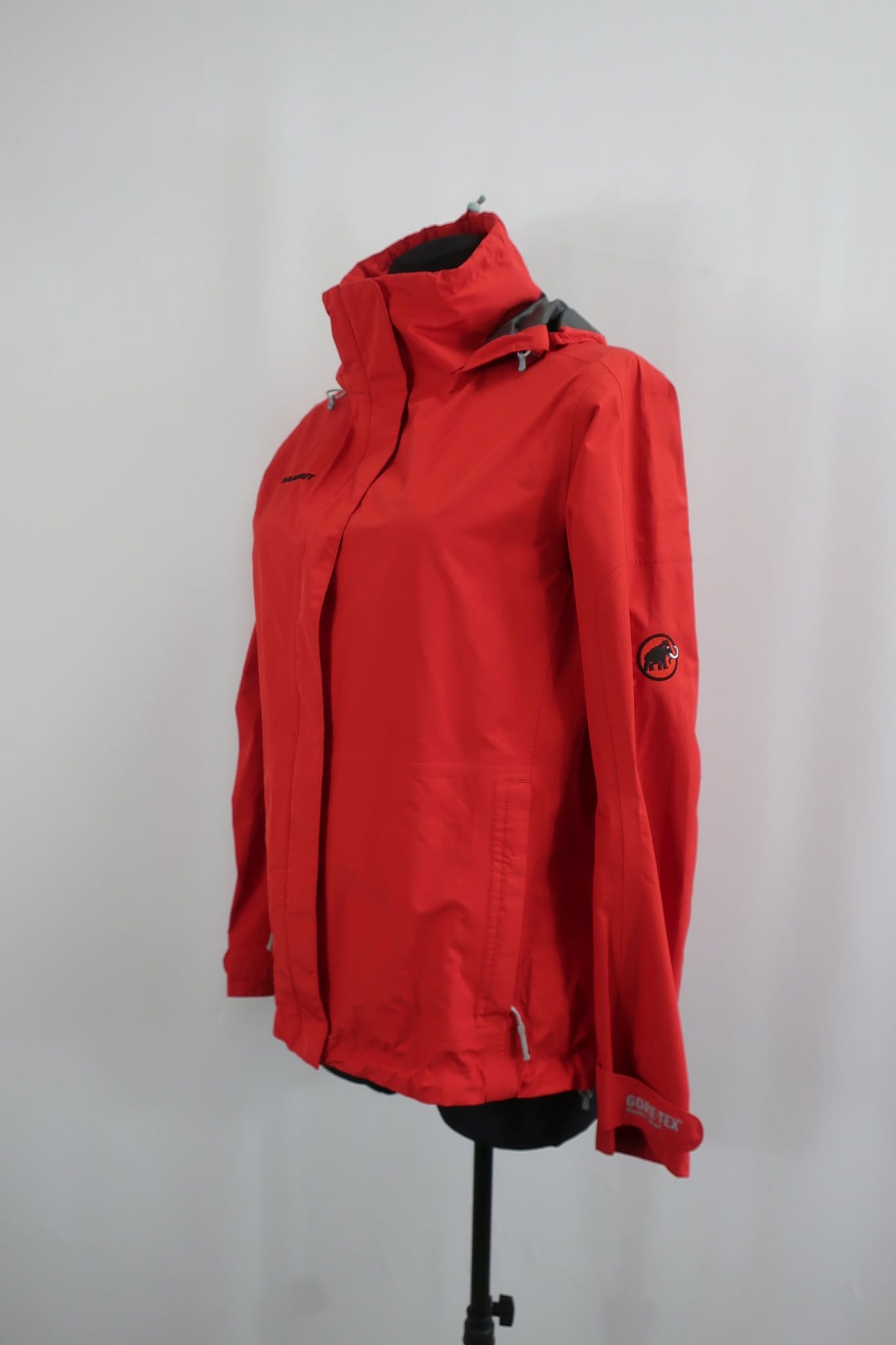 MAMMUT moteriška membraninė striukė su Gore-tex Paclite M dydis
