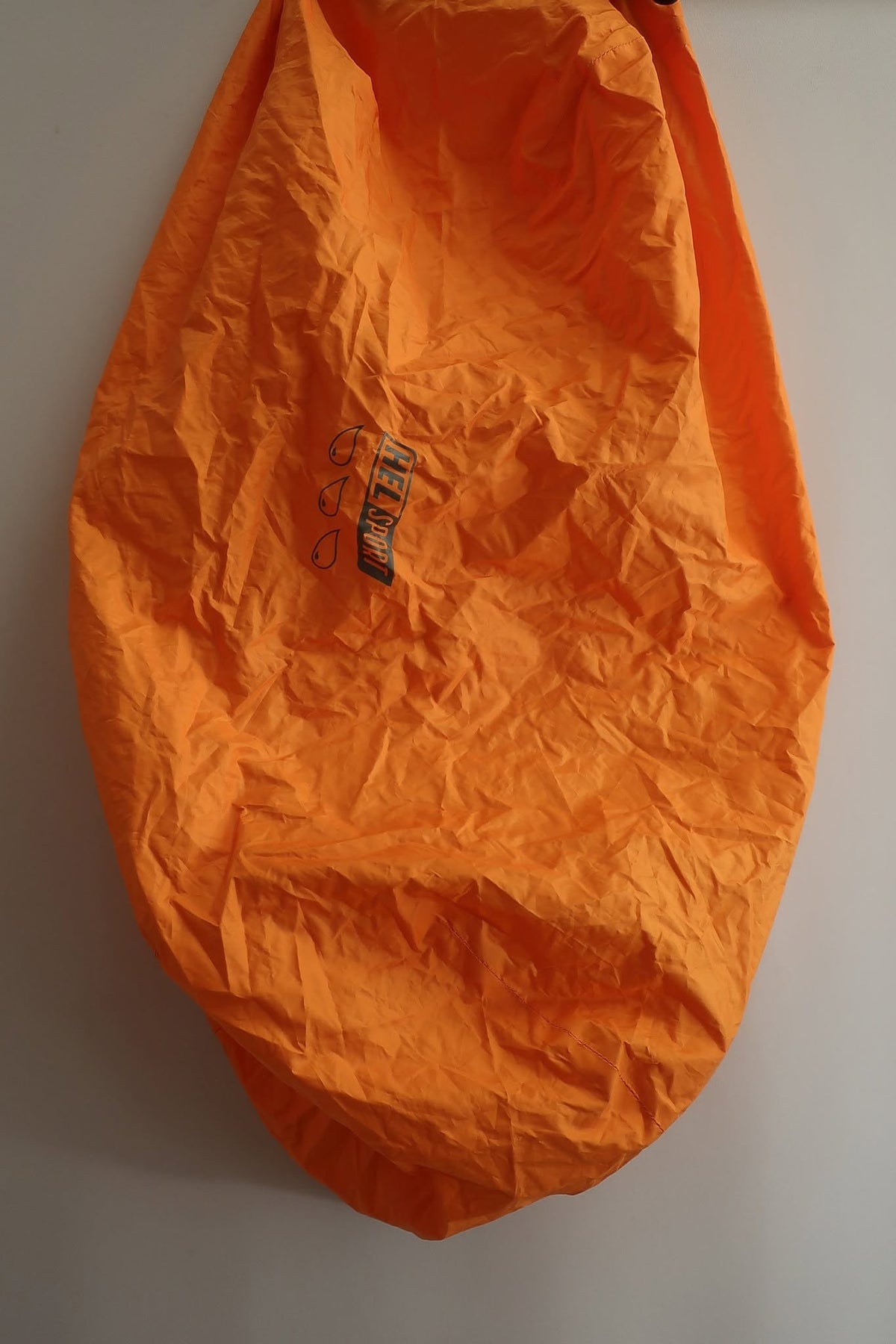 HELSPORT kuprinės apsauga 30/50 l