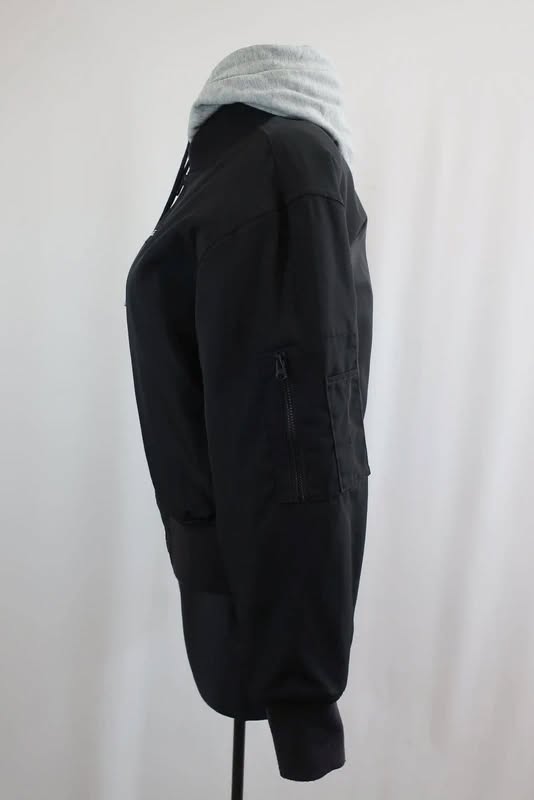 VANS striukė XS dydis