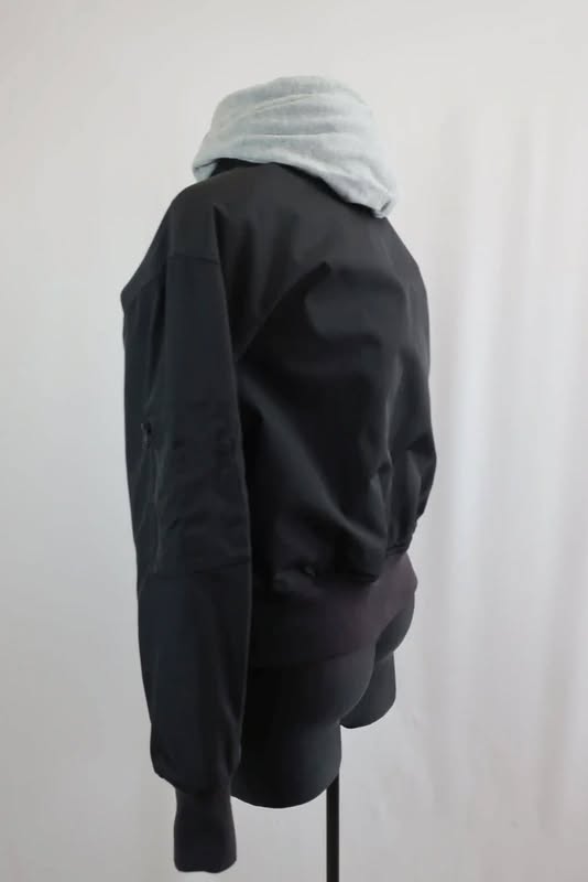 VANS striukė XS dydis