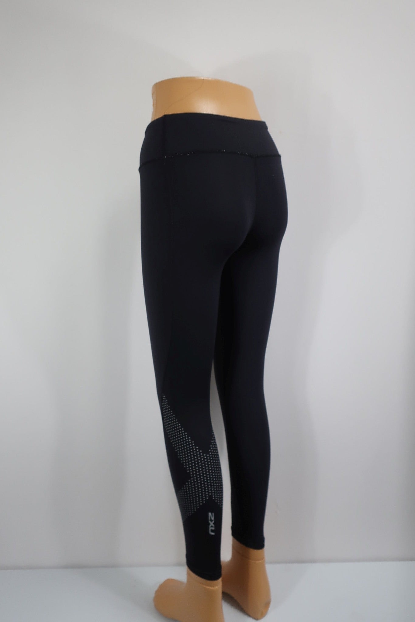 2XU moteriškos kompresinės sportinės tamprės M dydis