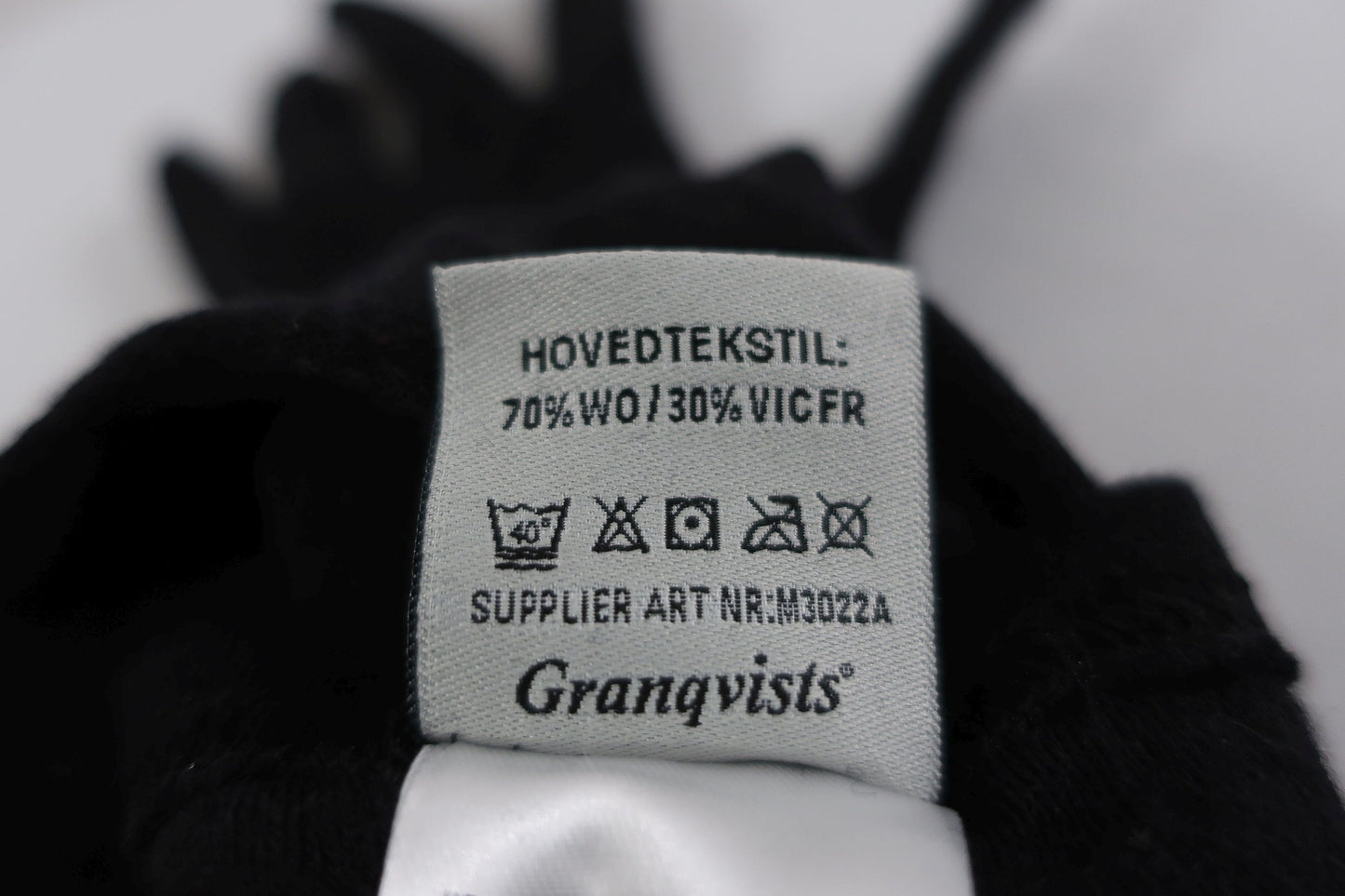 GRANGVIST naujos plonos pirštinės su vilna M dydis