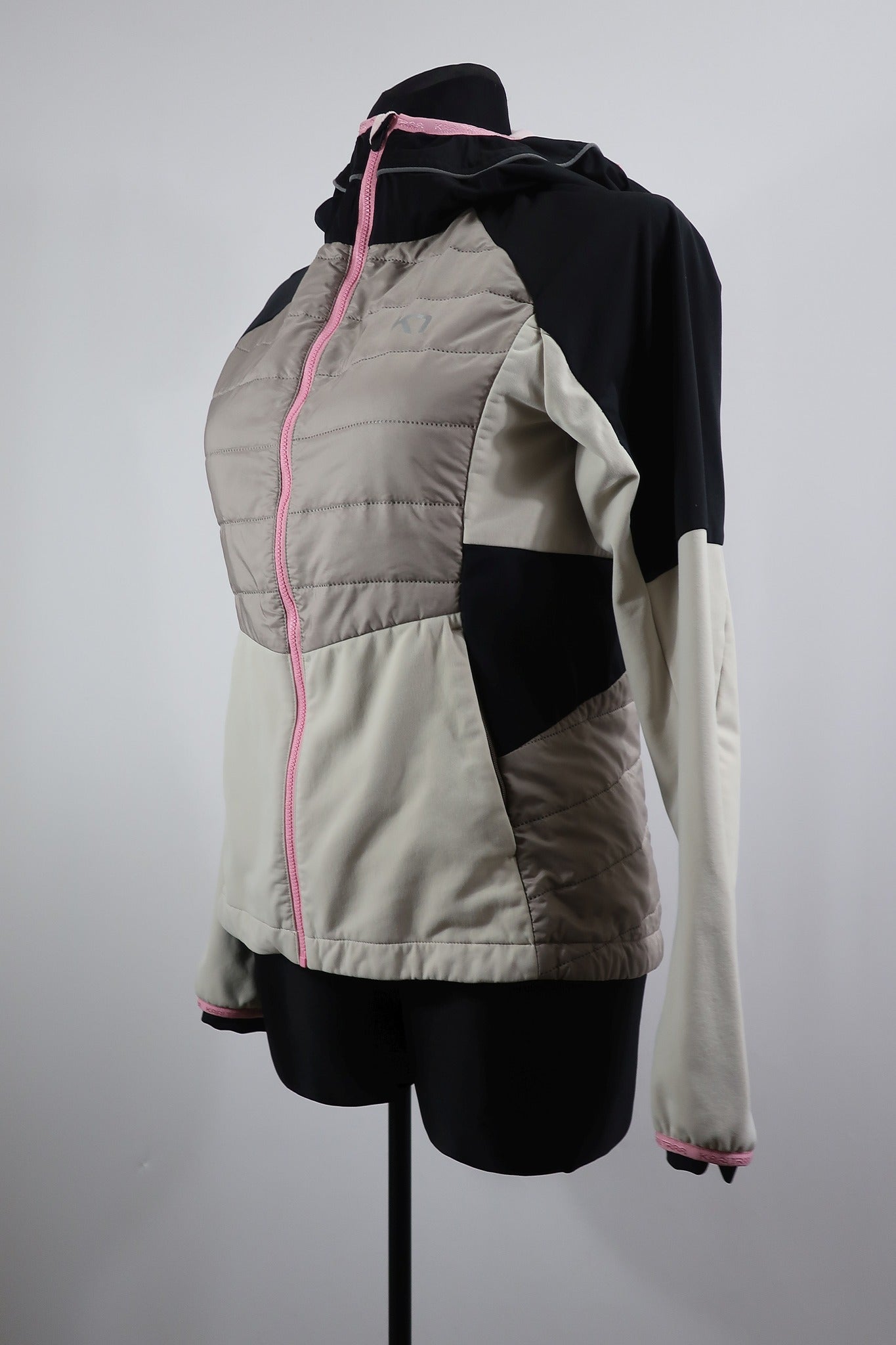 KARITRAA moteriškas windstoperinis šiltukas/lengva striukė M dydis