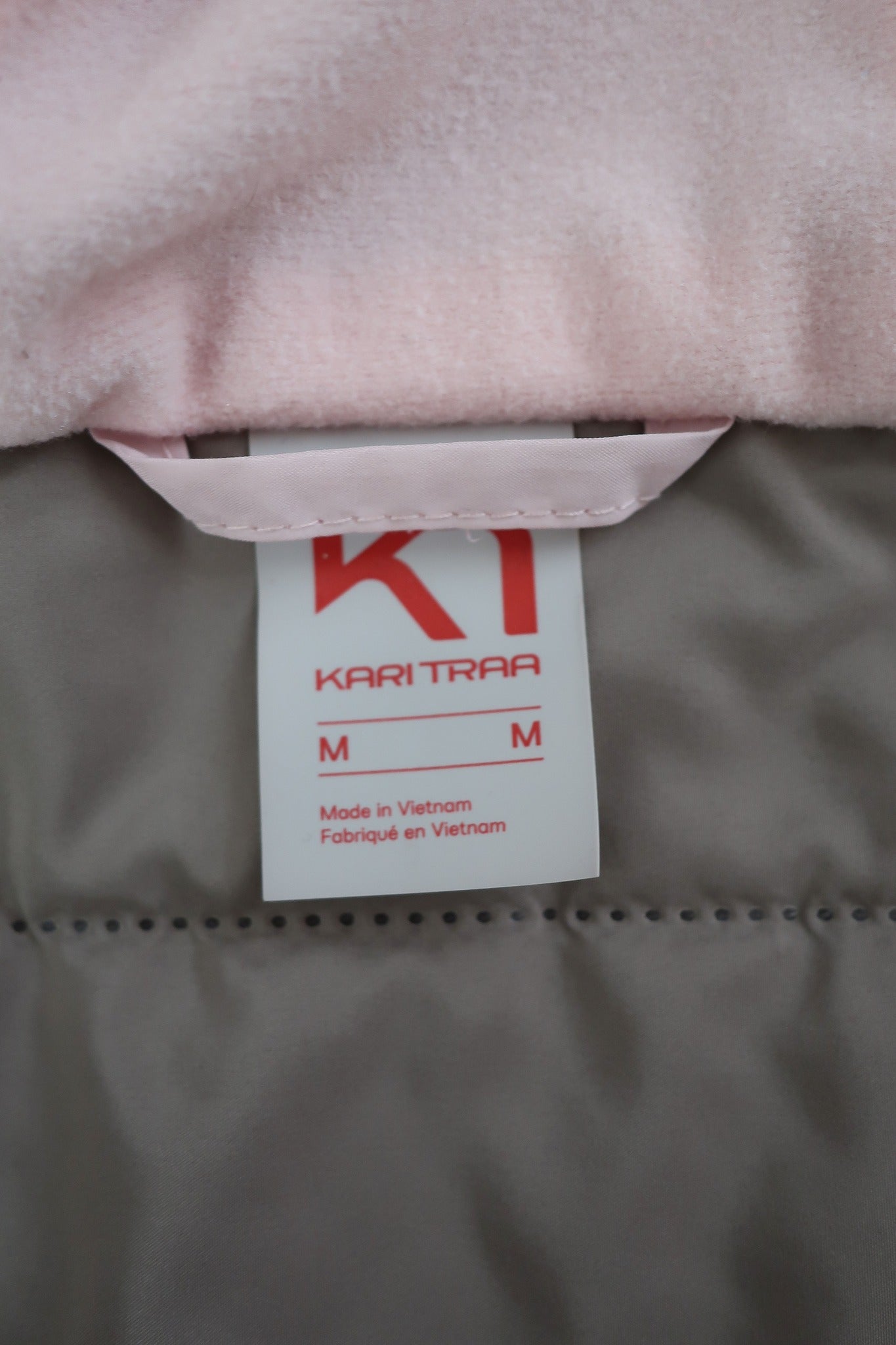 KARITRAA moteriškas windstoperinis šiltukas/lengva striukė M dydis