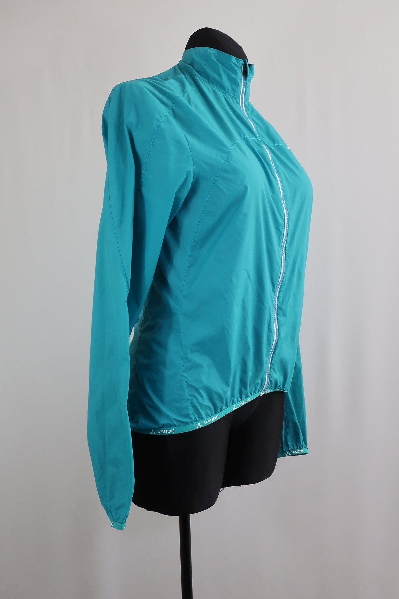 VAUDE sportinė moteriška lengva striukė M dydis