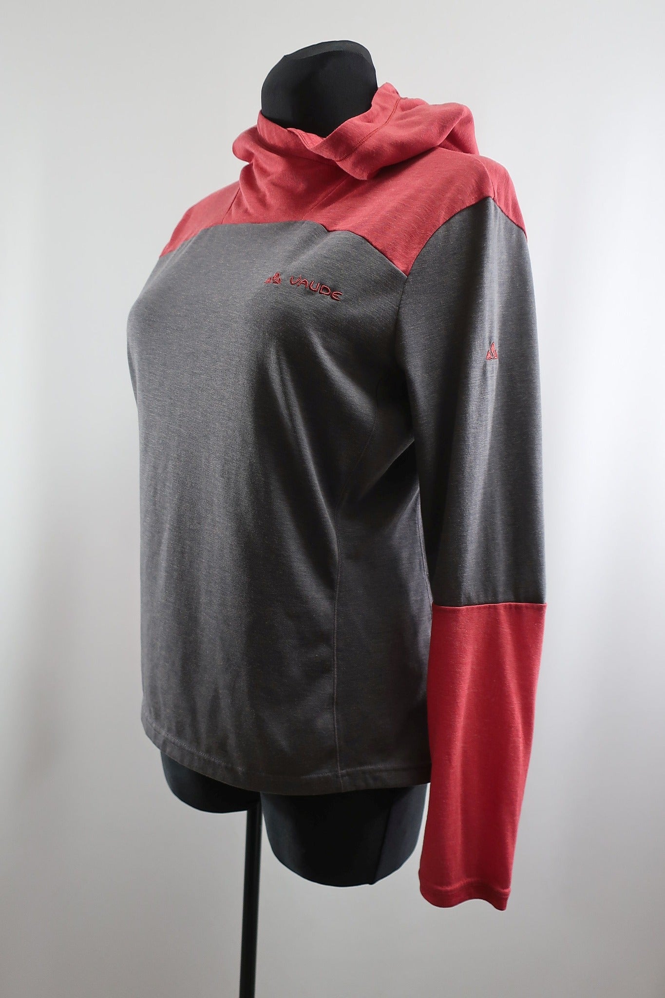 VAUDE moteriški sportiniai marškinėliai /lengvas džemperis su vilna 40 dydis